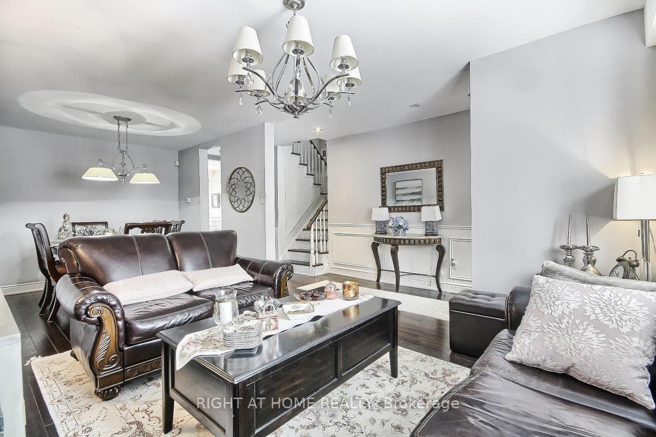 14 Fawndale Crescent photo 4