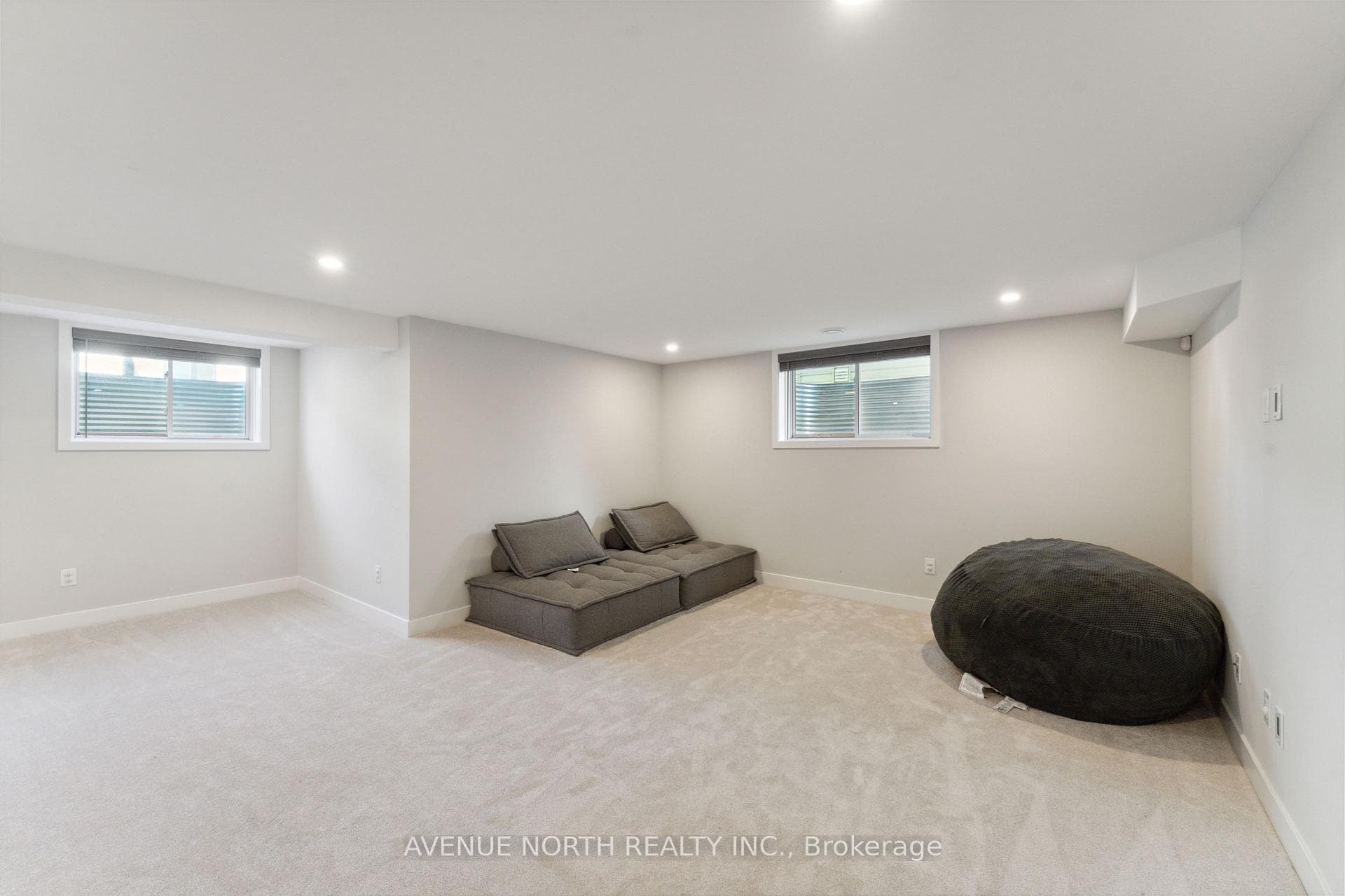 805 Pergola Place photo 36