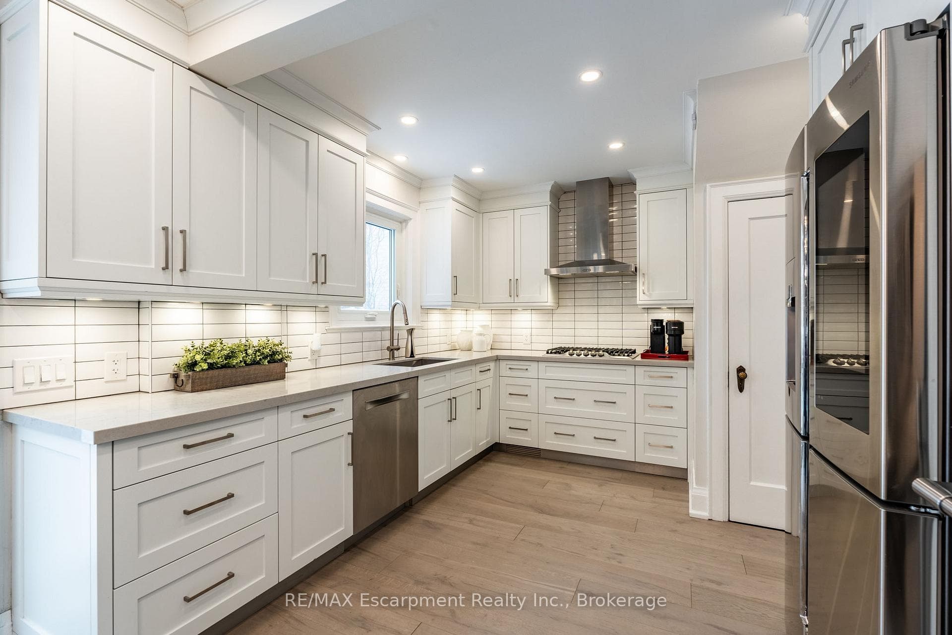 12 Meadowvale Drive photo 13