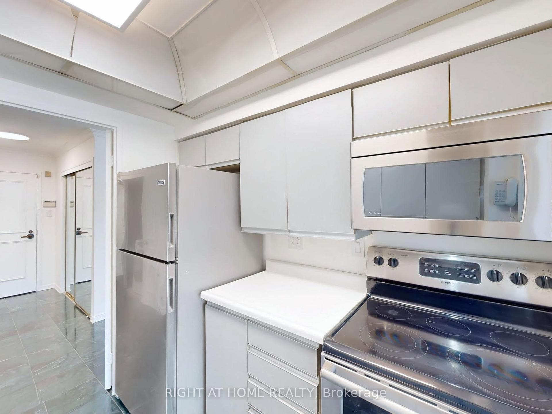 25 Maitland Street Unit 1209 photo 12