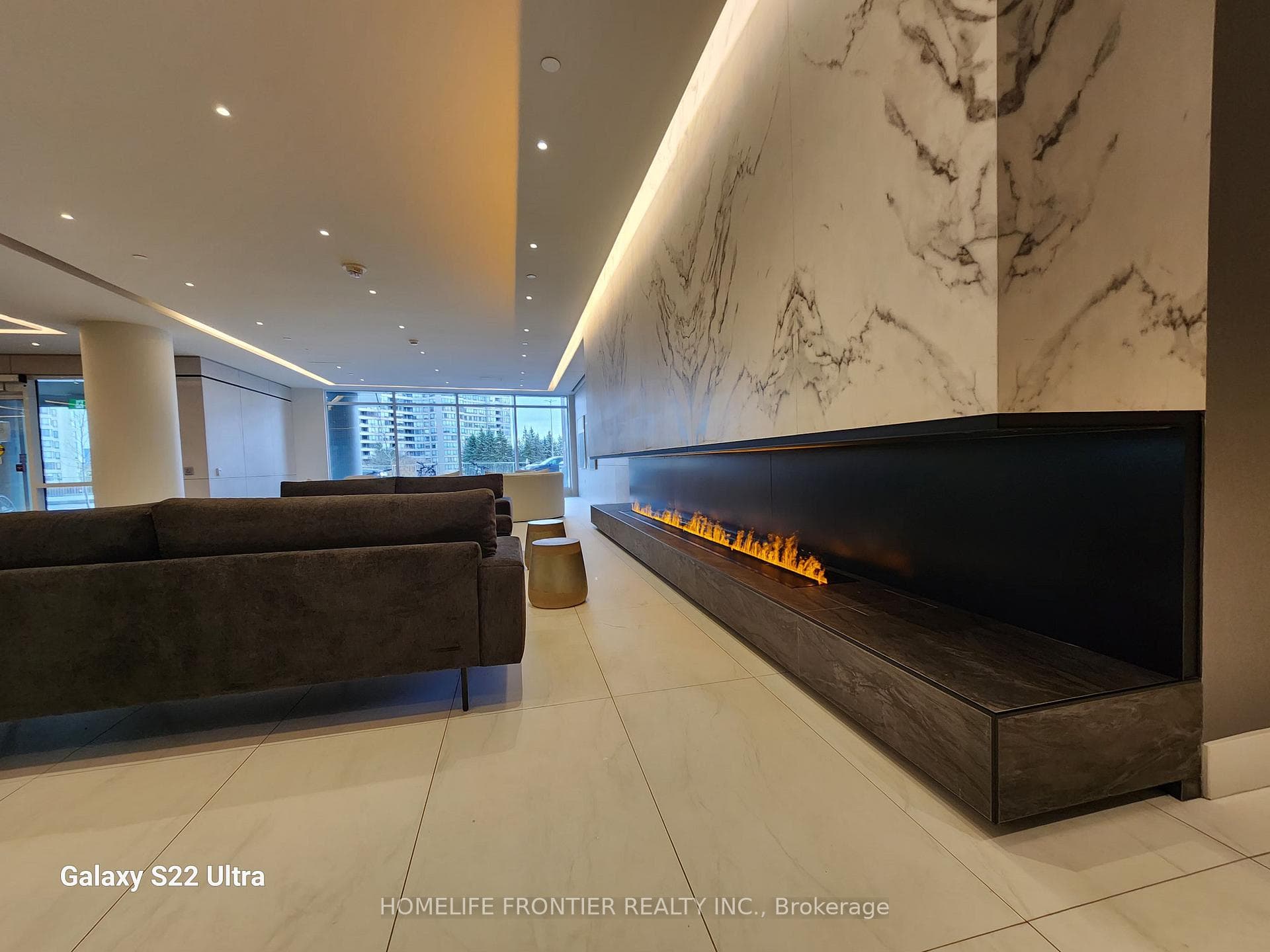 50 Upper Mall Way Unit B802 photo 4