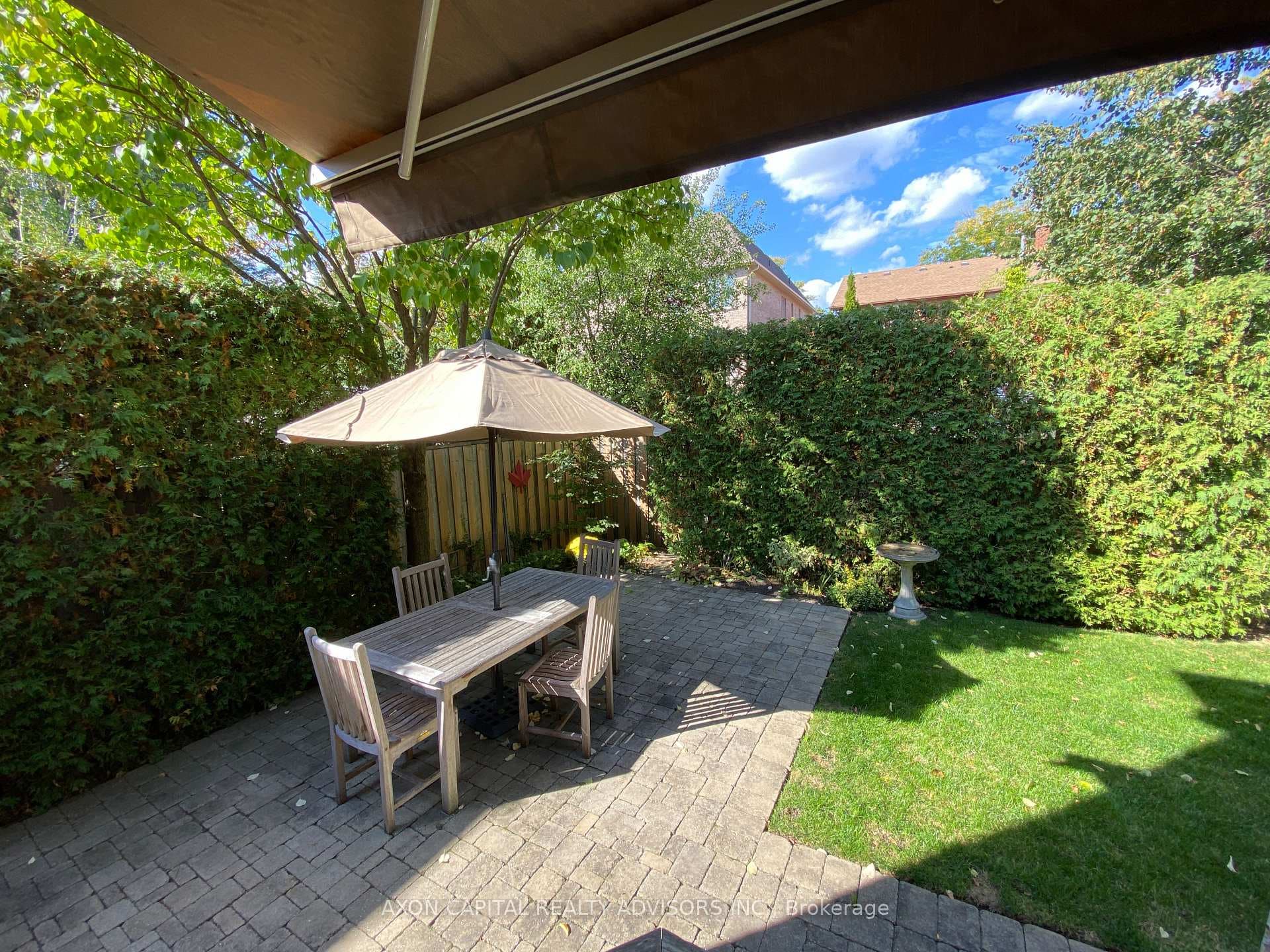 74 Eleanor Circle photo 23
