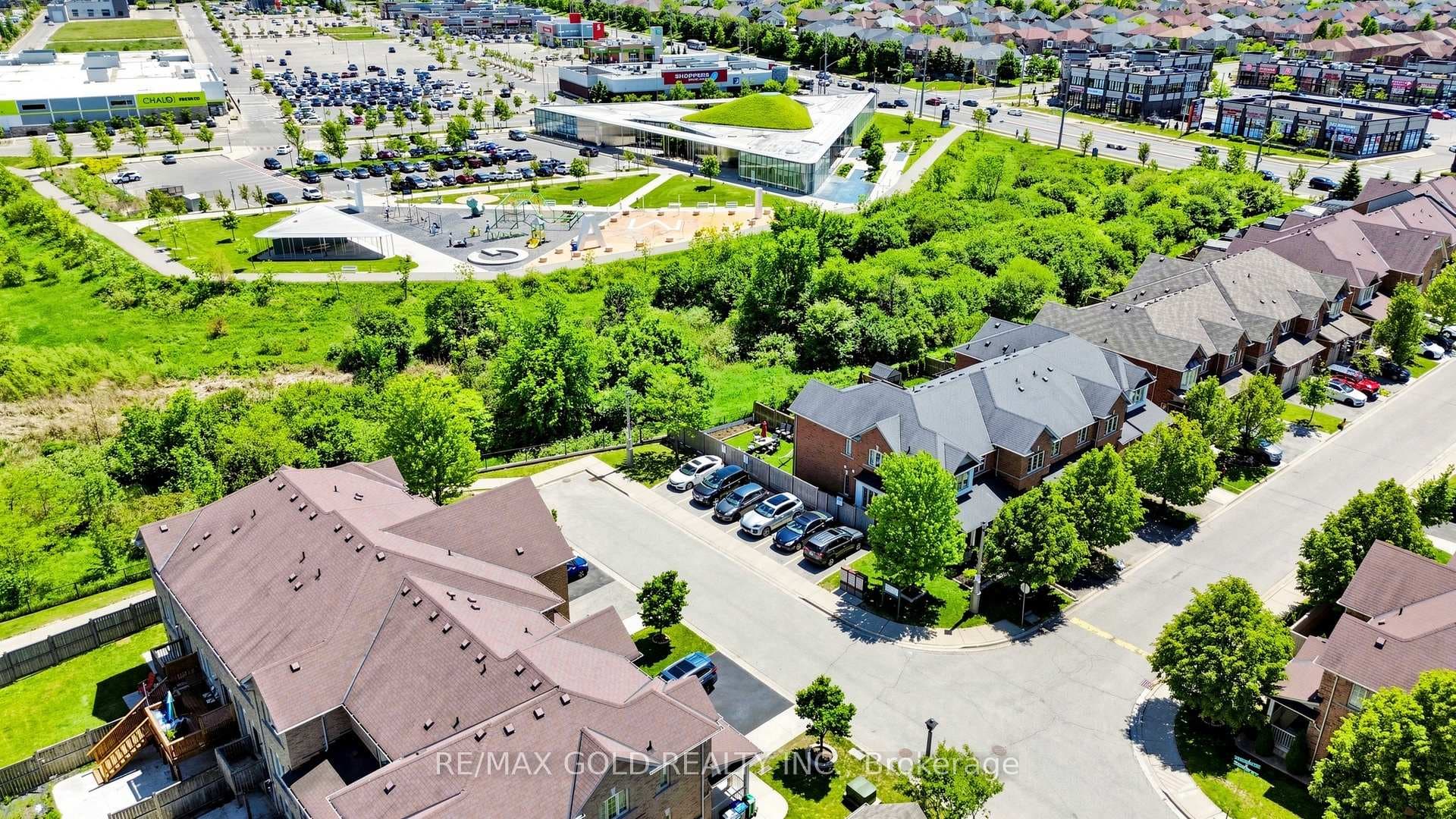 9 Edgewater Court photo 48