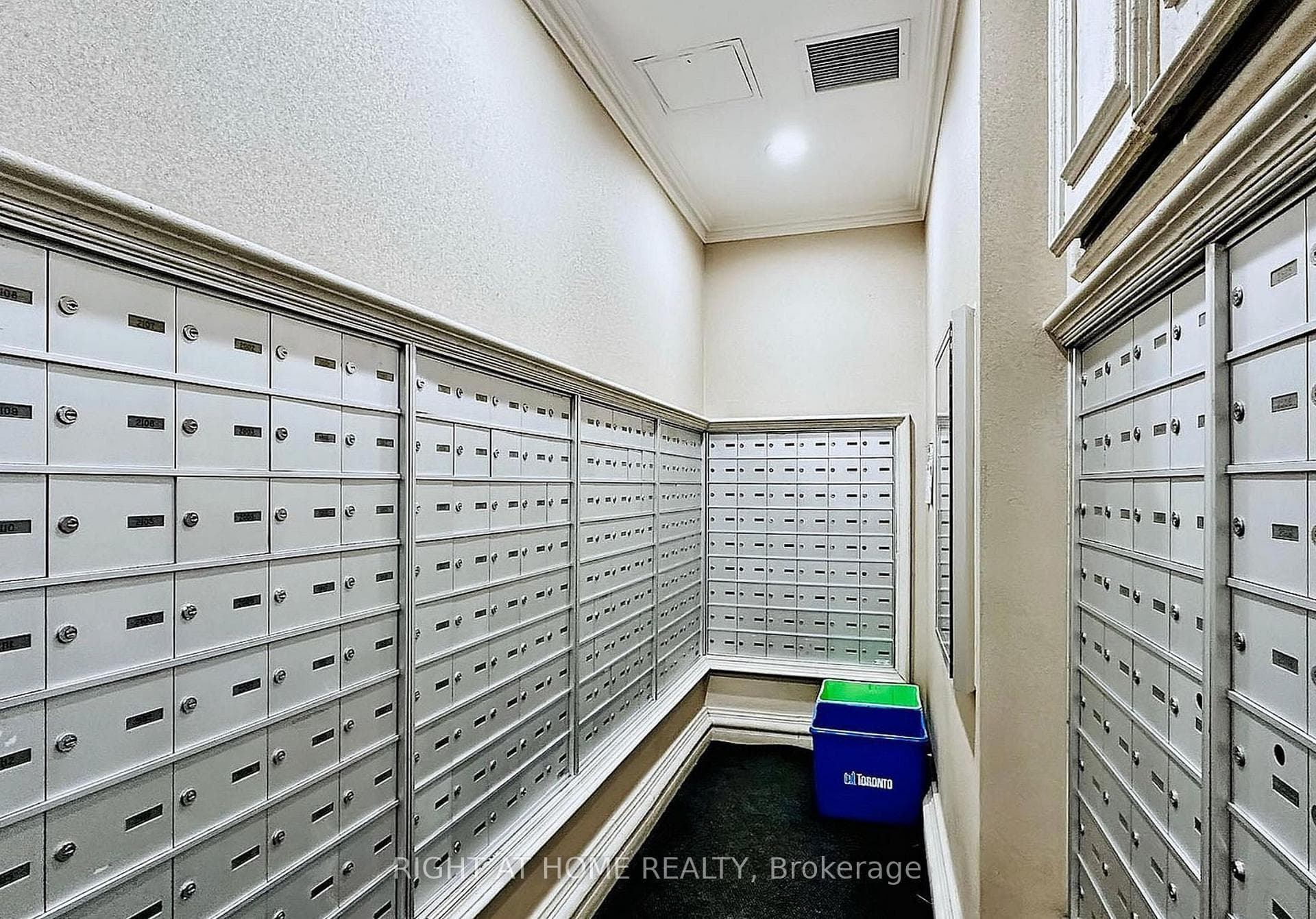 7 Lorraine Drive Unit 708 photo 33