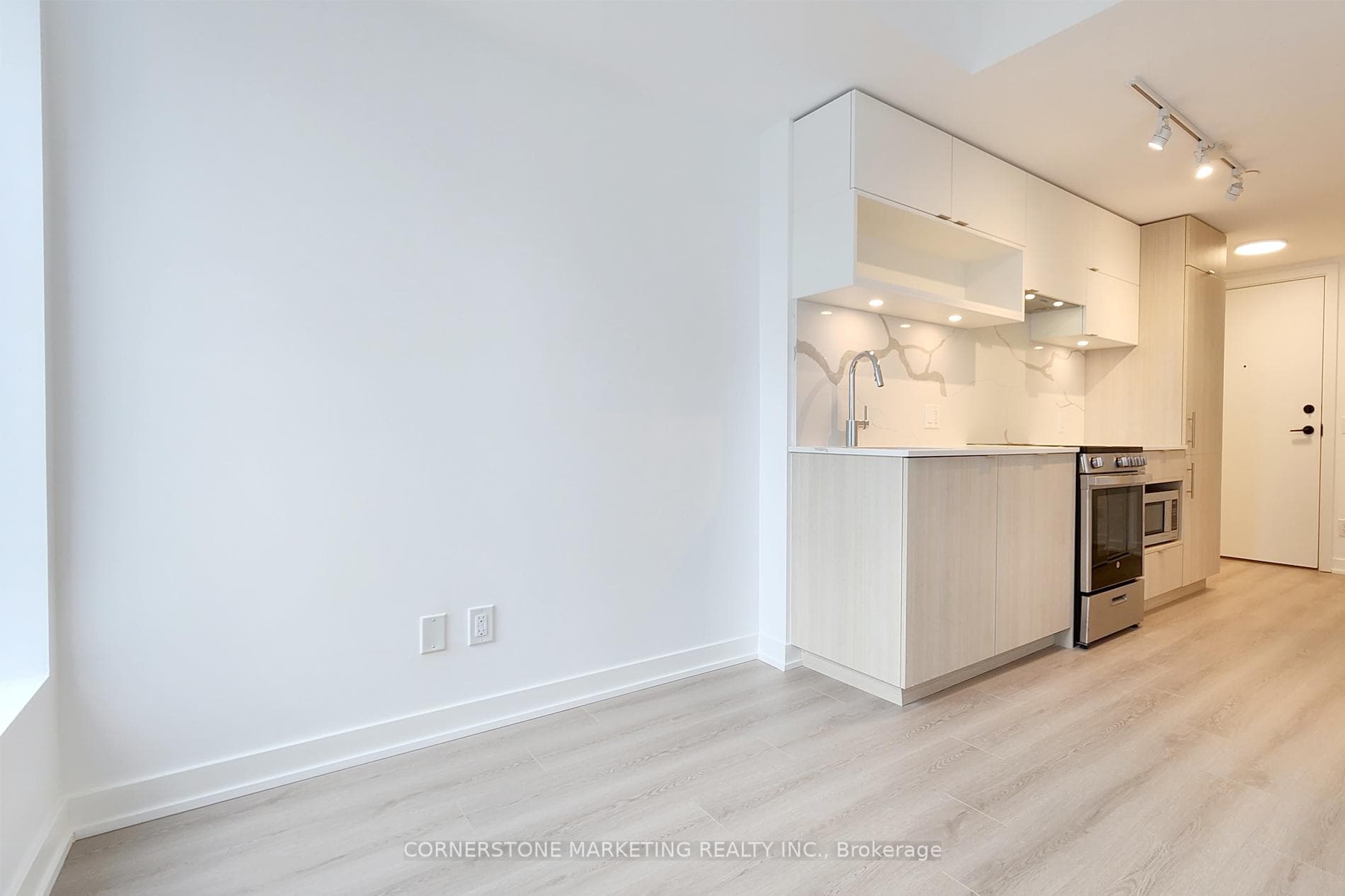 100 Queen Street Unit 1616 photo 4