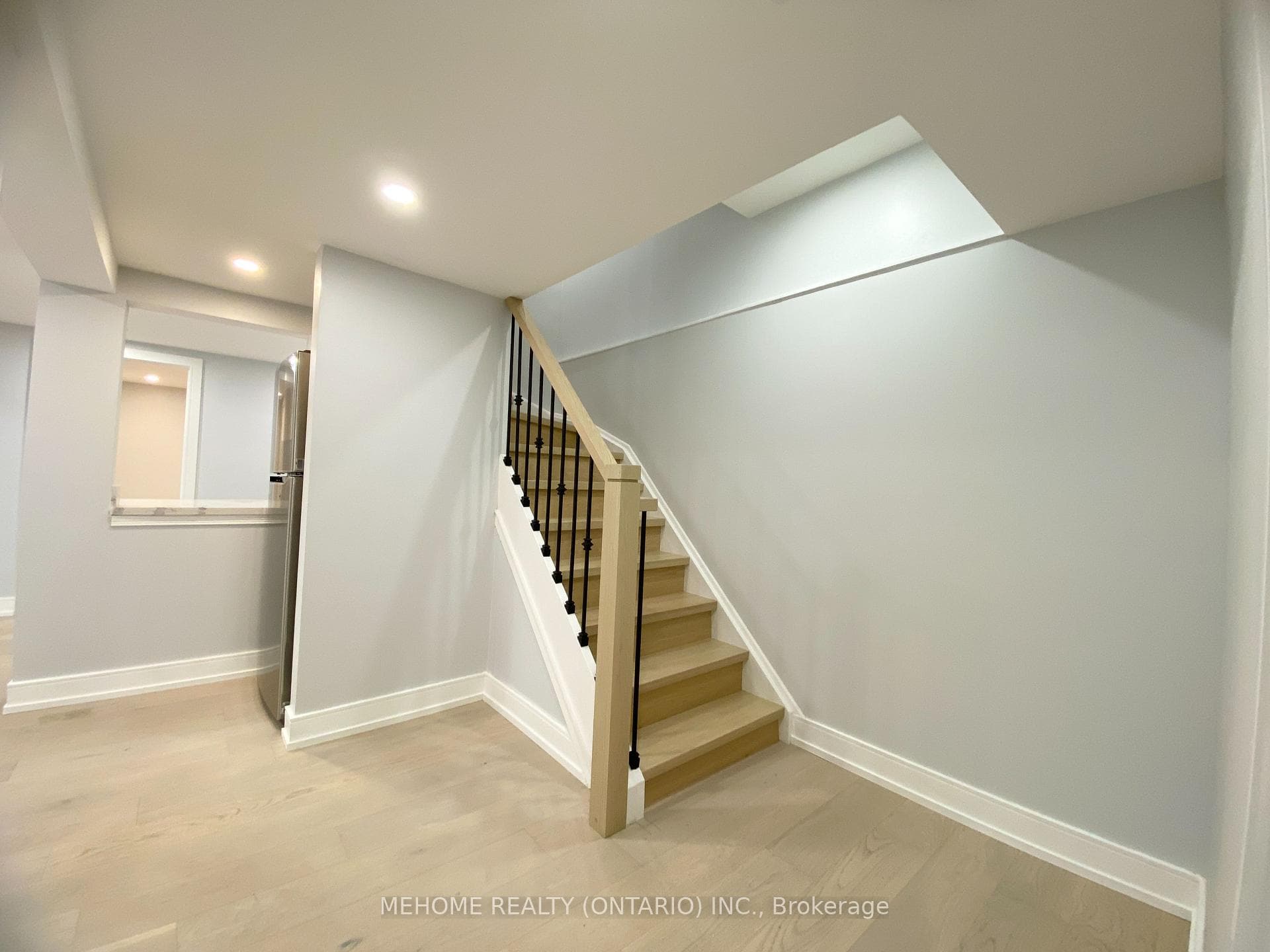53 Lillooet Crescent photo 27