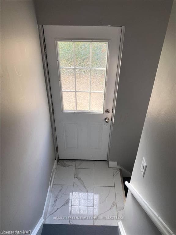 17 MELLENBY Street Unit LOWER photo 2