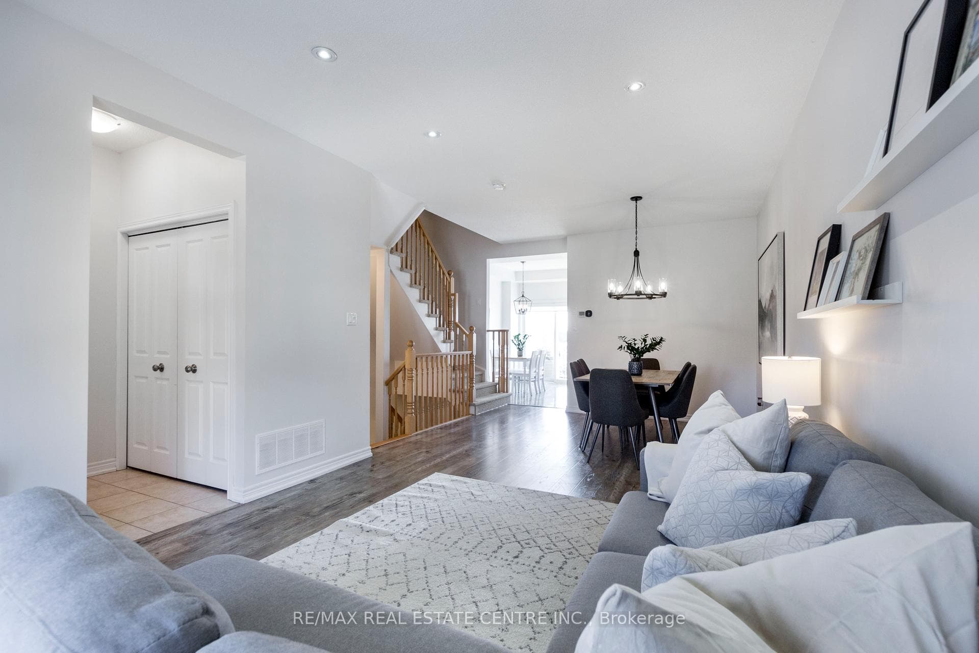 2220 Queensway Drive Unit 10 photo 10
