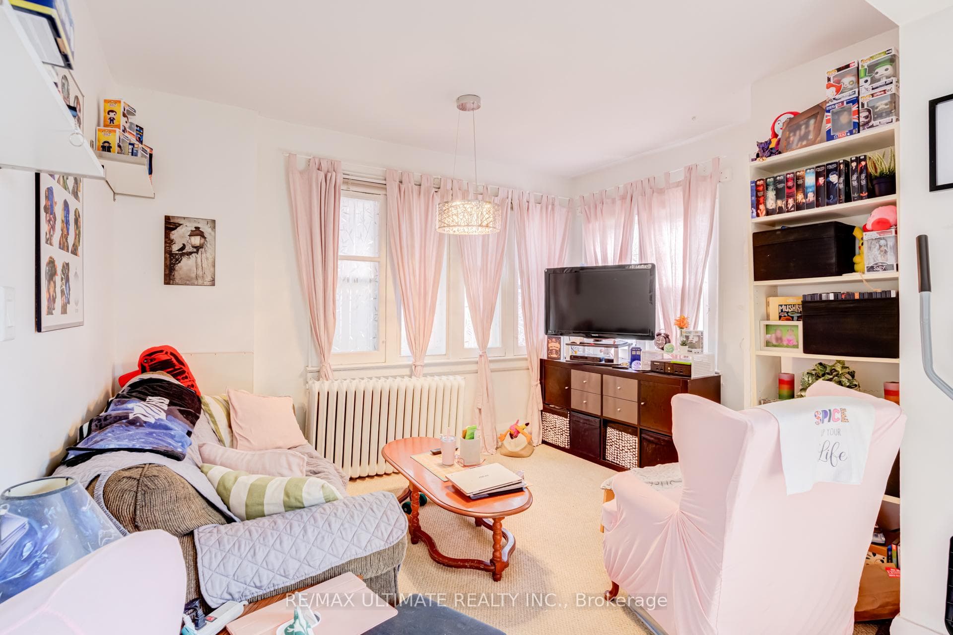 533 Kingston Road photo 39