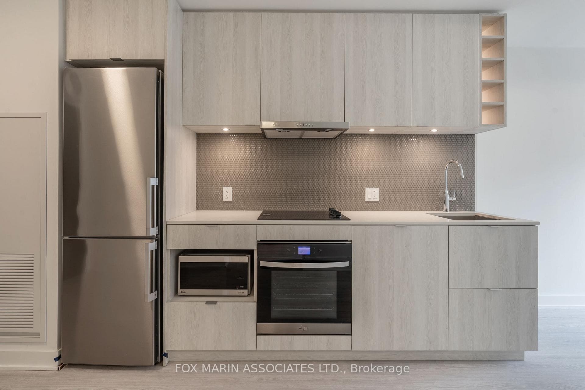 11 Yorkville Avenue Unit 505 photo 4