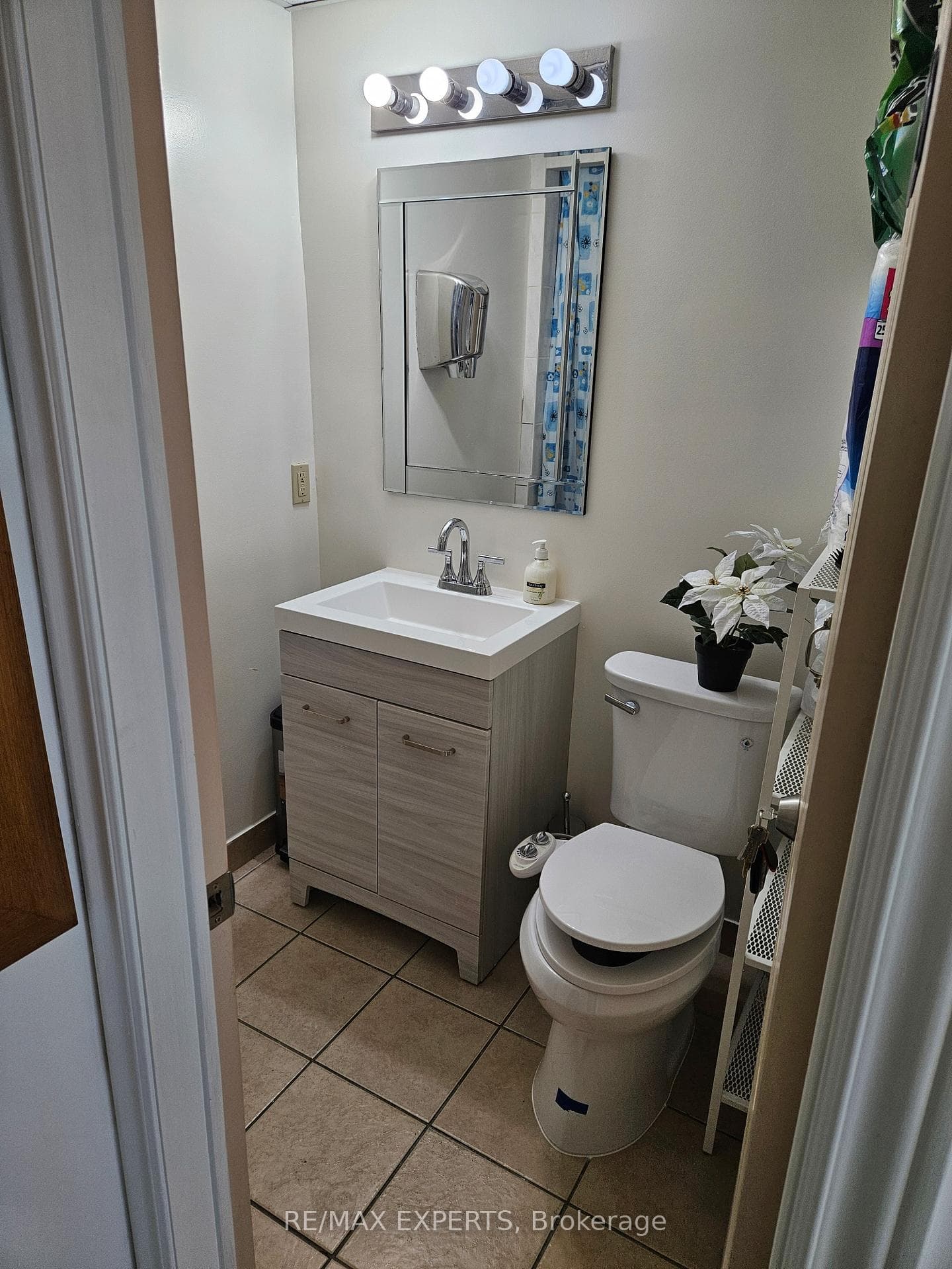 1270 Finch Avenue Unit 2 photo 5