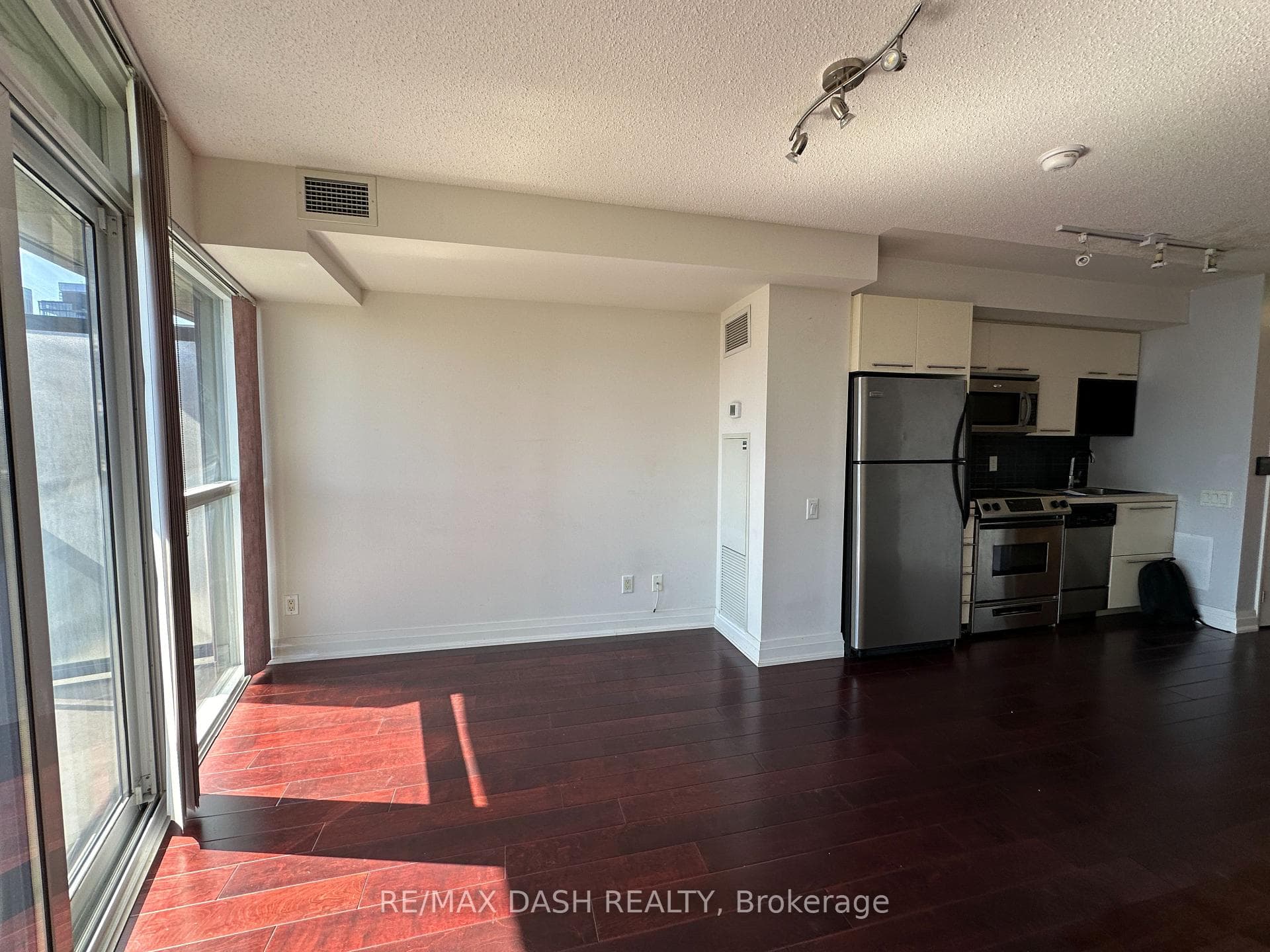 21 Carlton Street Unit 1008 photo 6