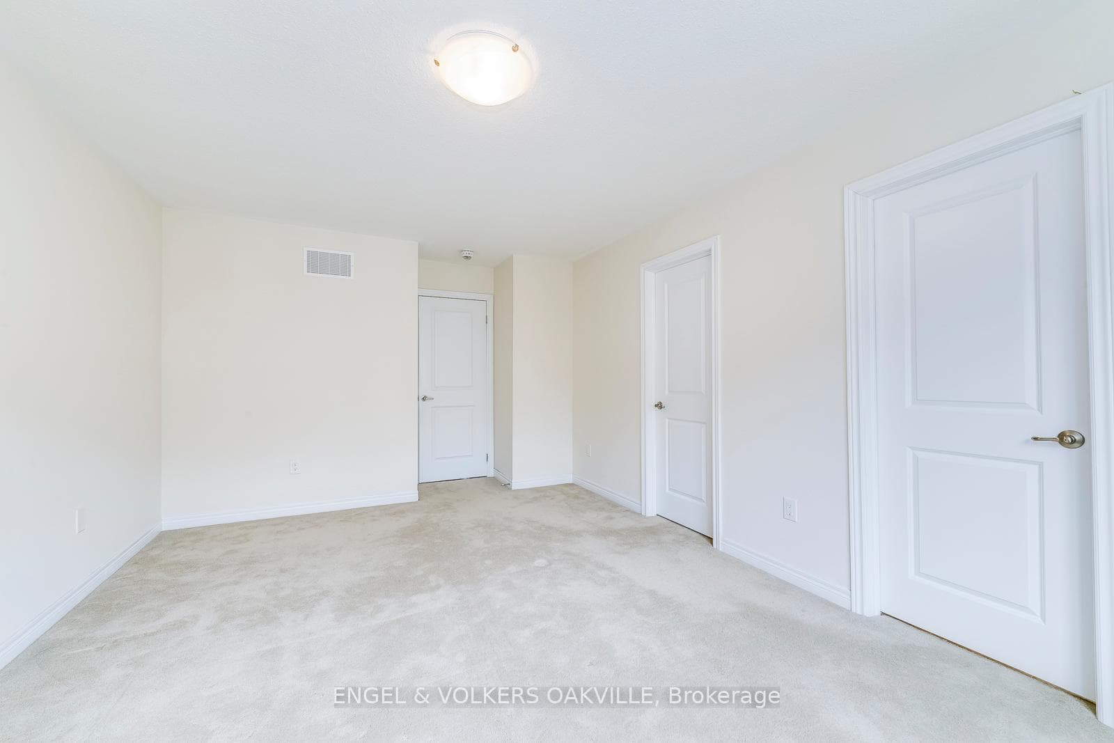 353 Leadwood Gate photo 18