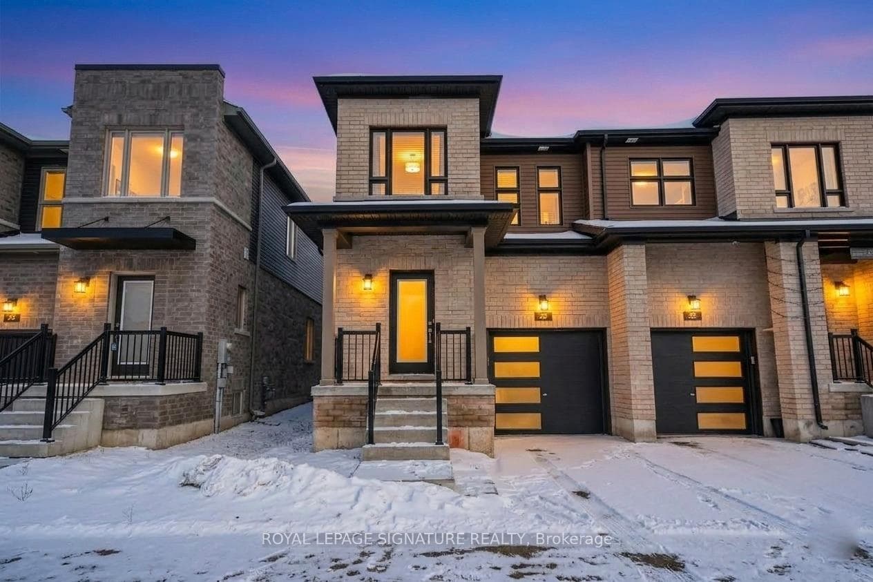 23 Turnberry Lane photo 1