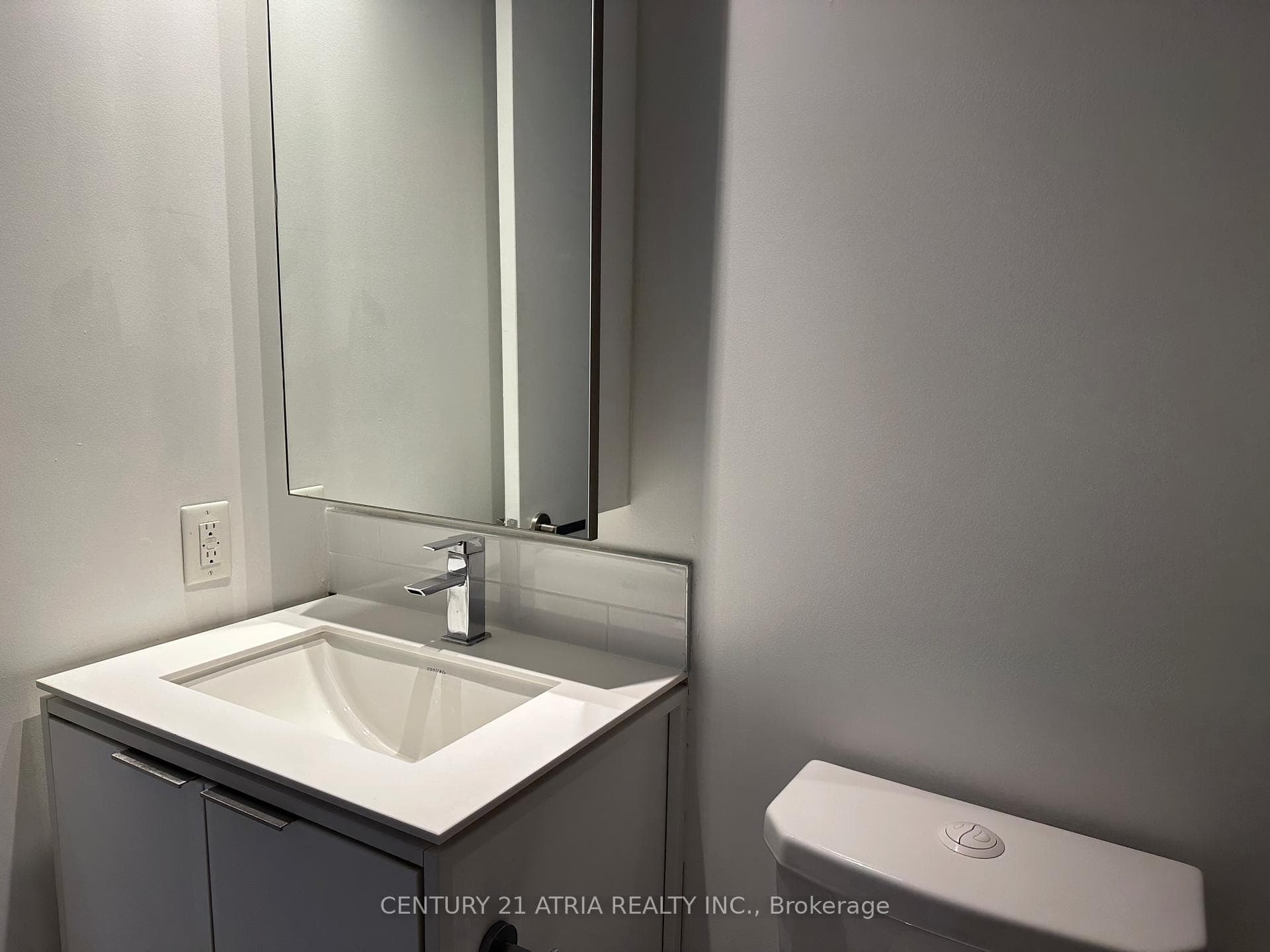 77 Shuter Street Unit 1512 photo 11