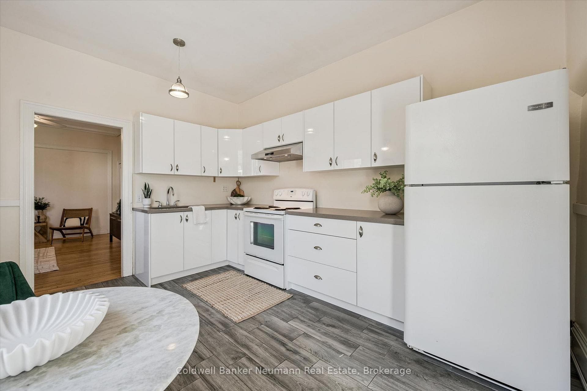 125 Paisley Street photo 5