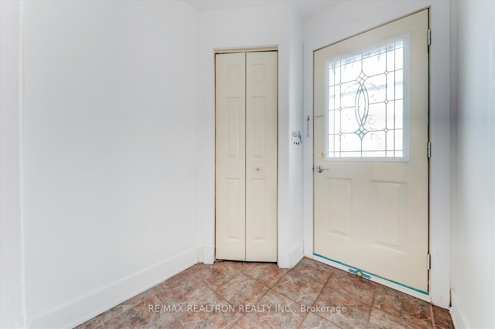 1188 Wakefield Crescent photo 6