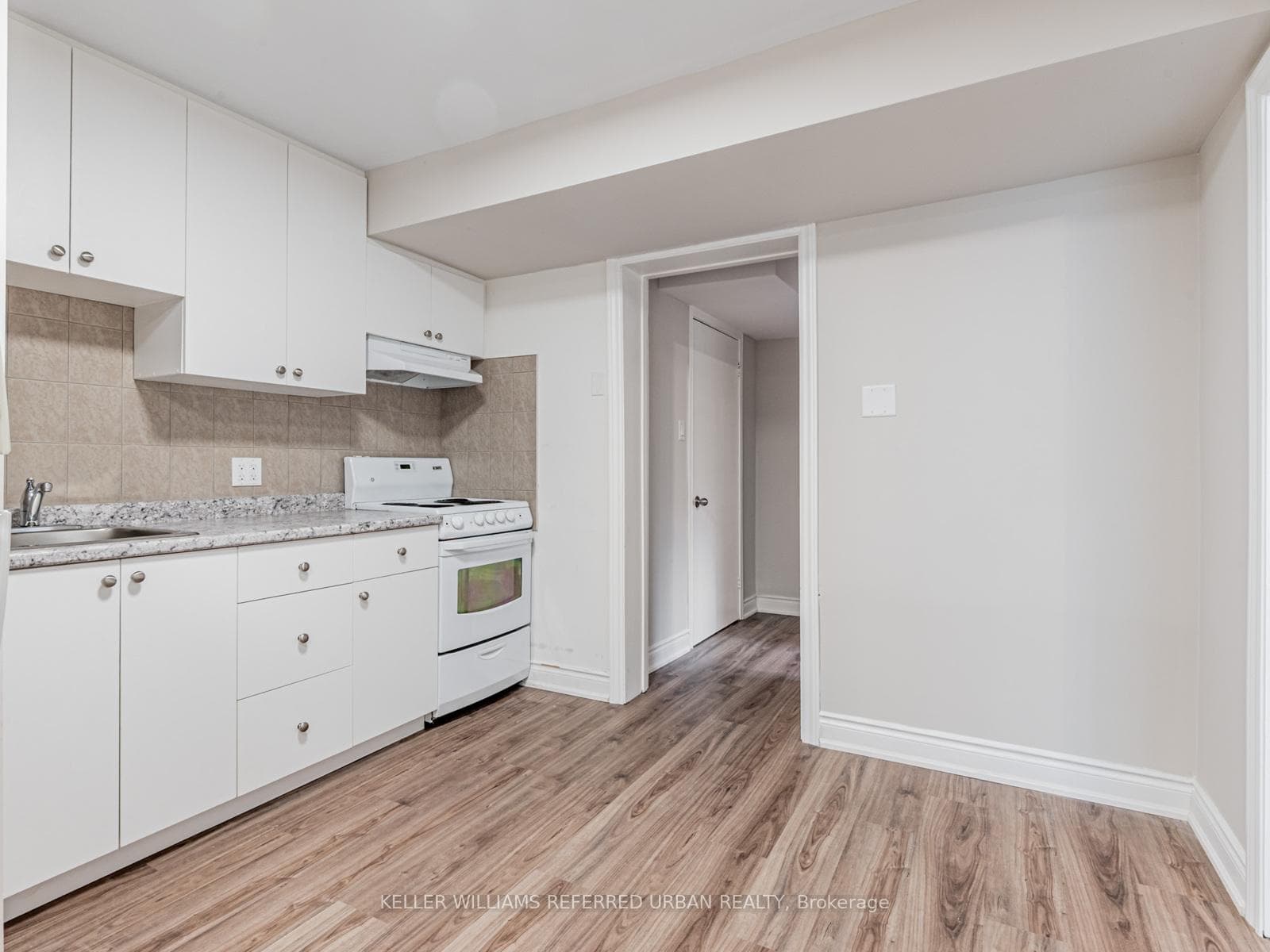 137 Shelborne Avenue Unit Basement Unit #2 photo 8