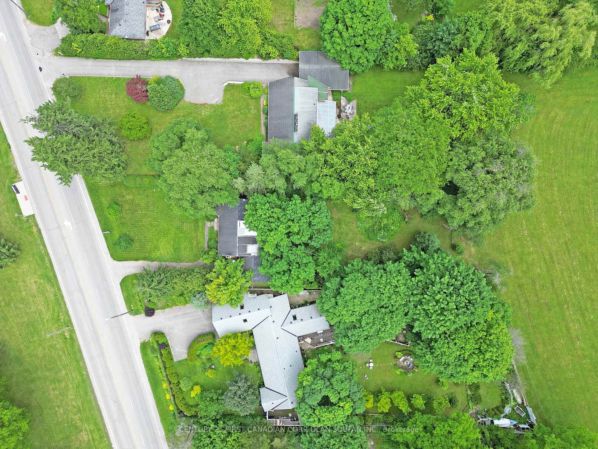 740 Springbank Drive photo 17