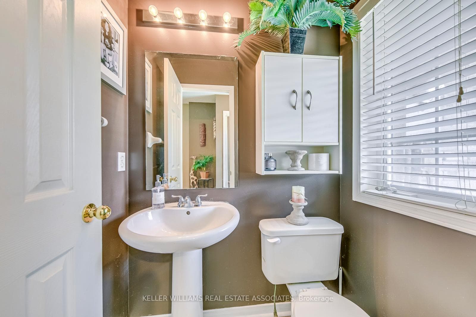 1027 Kennedy Circle photo 10