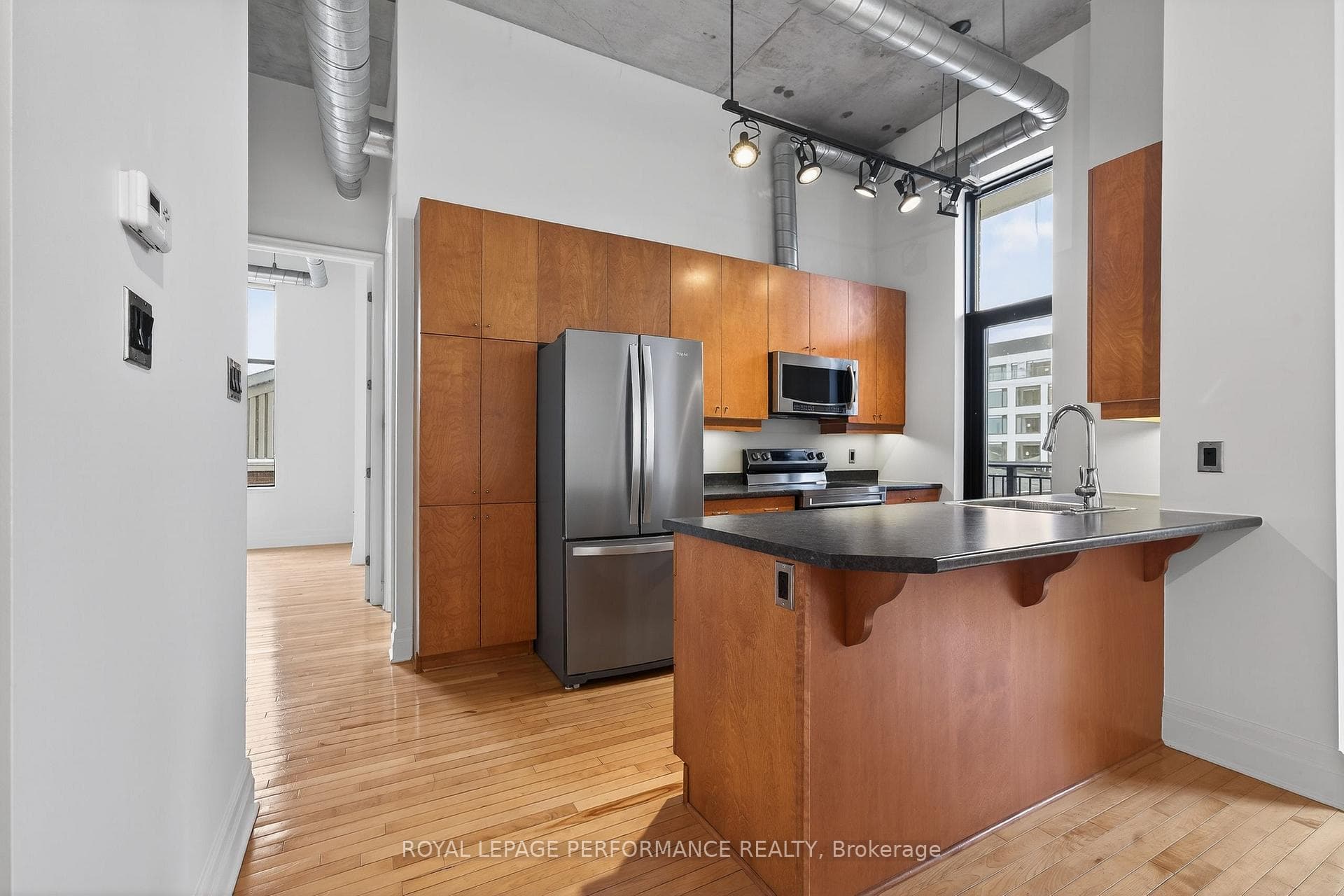 420 Berkley Avenue Unit 302 photo 12