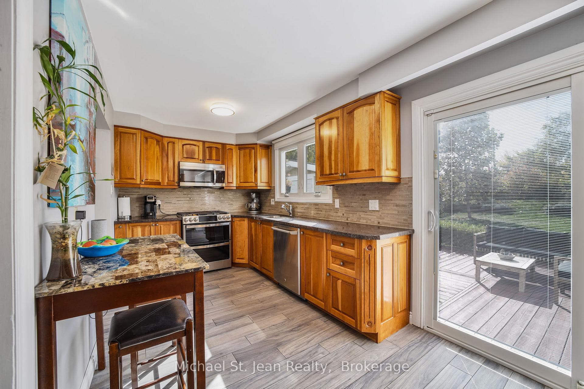3236 Hornbeam Crescent photo 12
