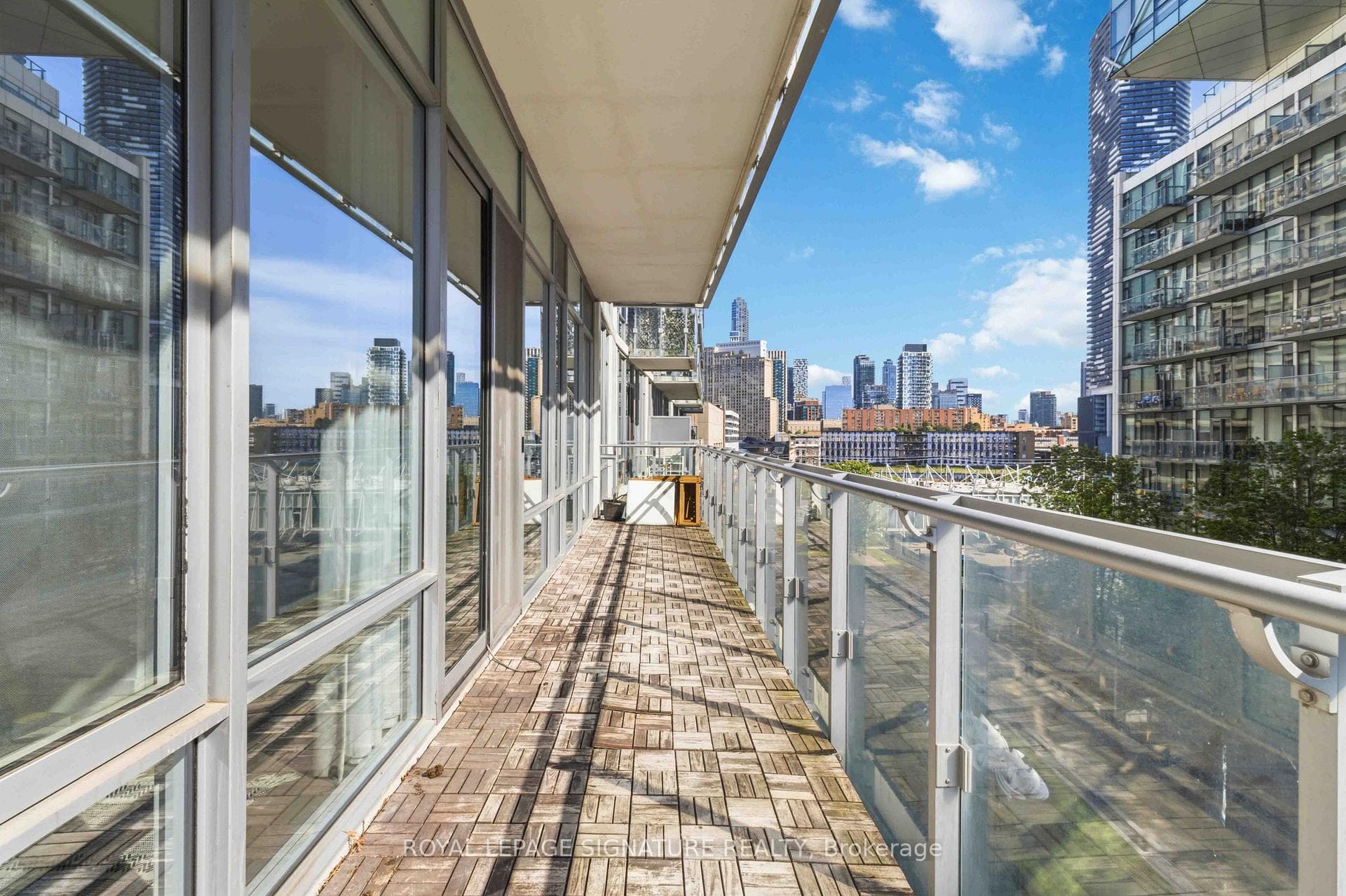 29 Queens Quay Unit 518 photo 19