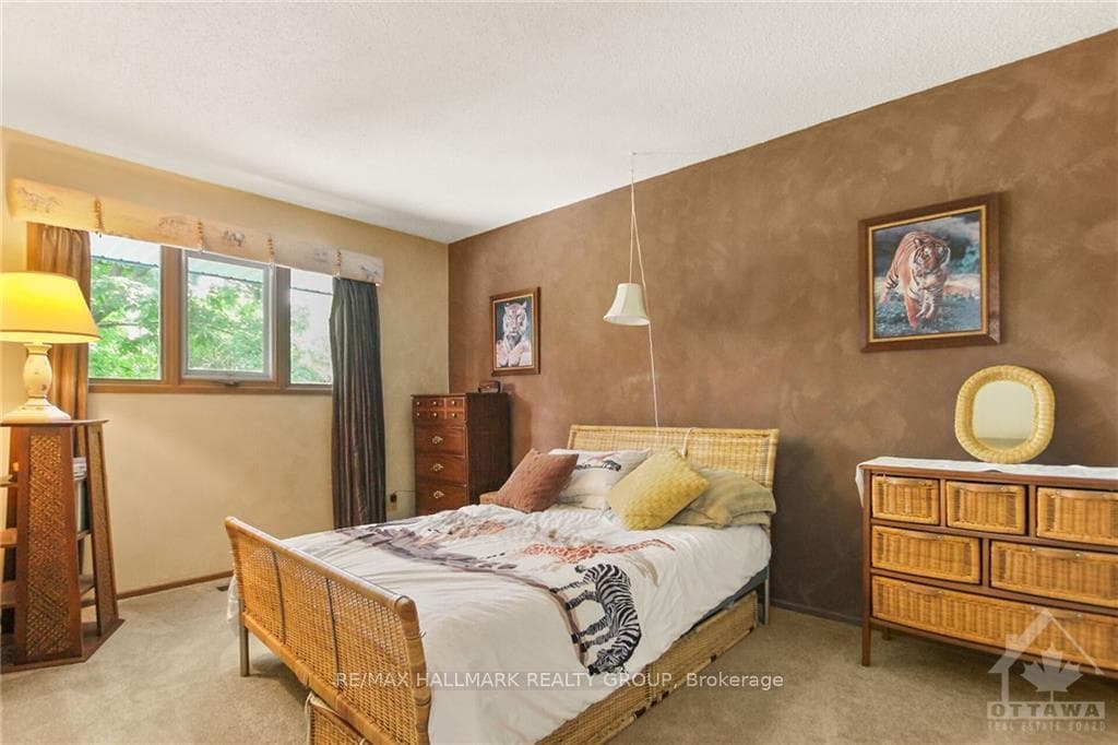 14 SELWYN Crescent photo 22