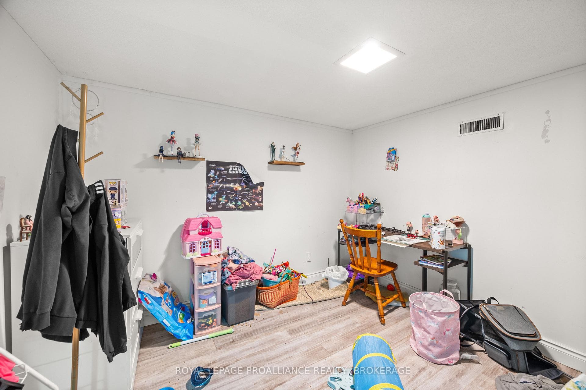 260 Elmwood Street photo 27