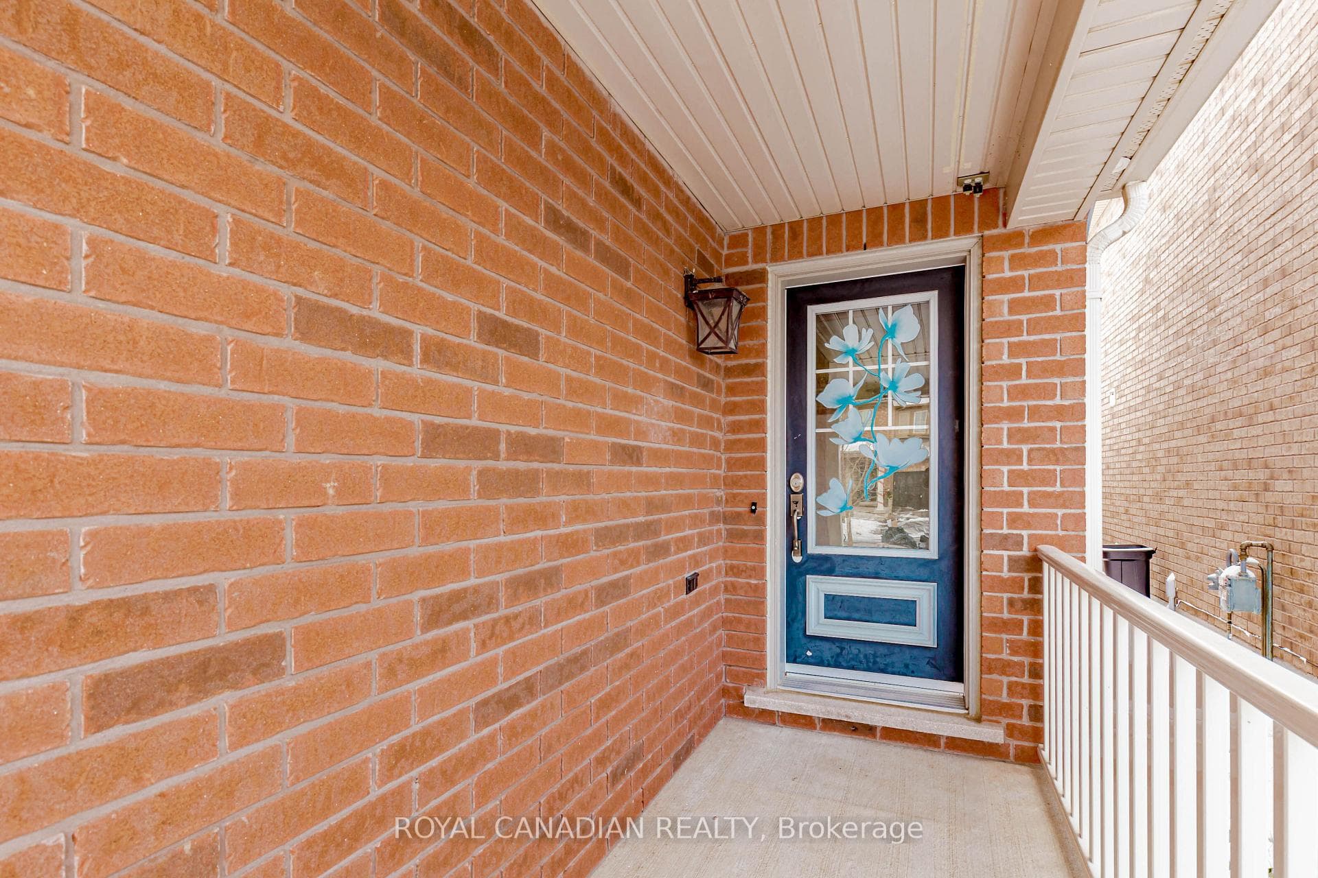 370 Schreyer Crescent Unit UPPER photo 6