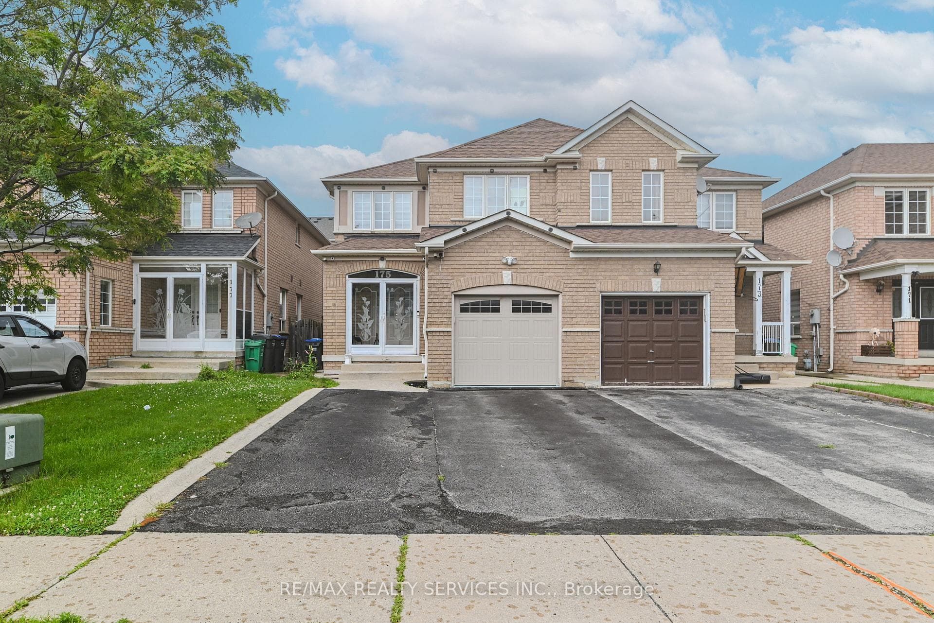 175 Toba Crescent photo 1