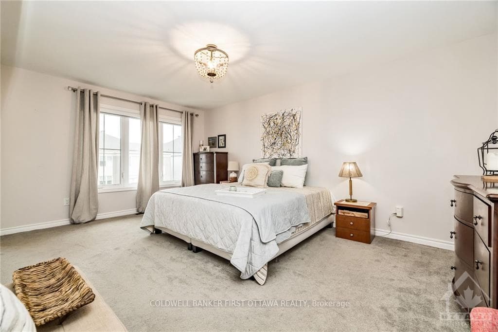 26 CASPIAN Row photo 21
