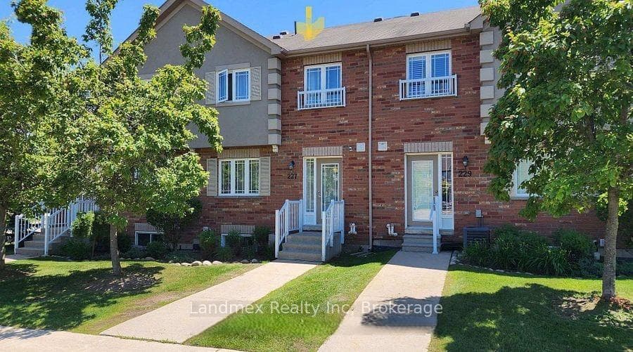 227 Harvie Road Unit 43 photo 1