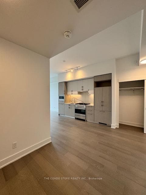 8 Manor Road Unit 708 photo 11