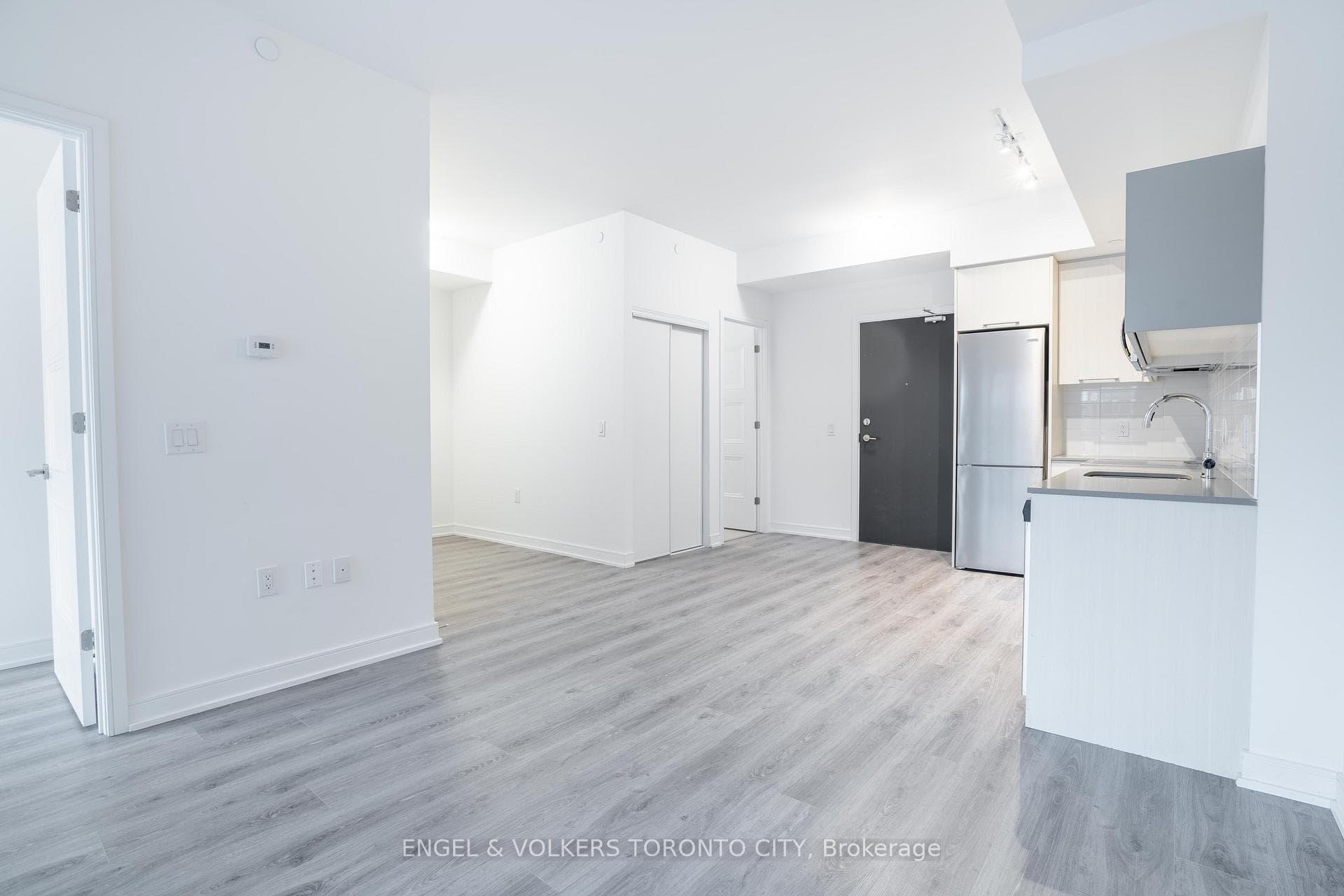 25 Neighbourhood Lane Unit 202 photo 11