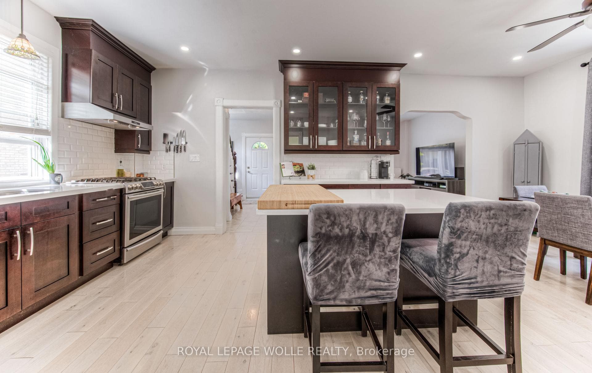 93 Joseph Street photo 12