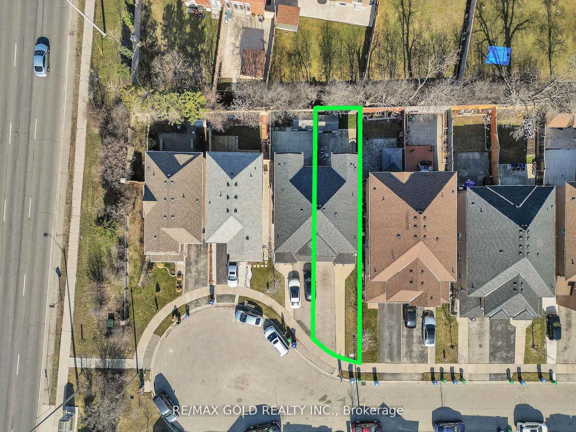 40 Elmpark Court photo 2