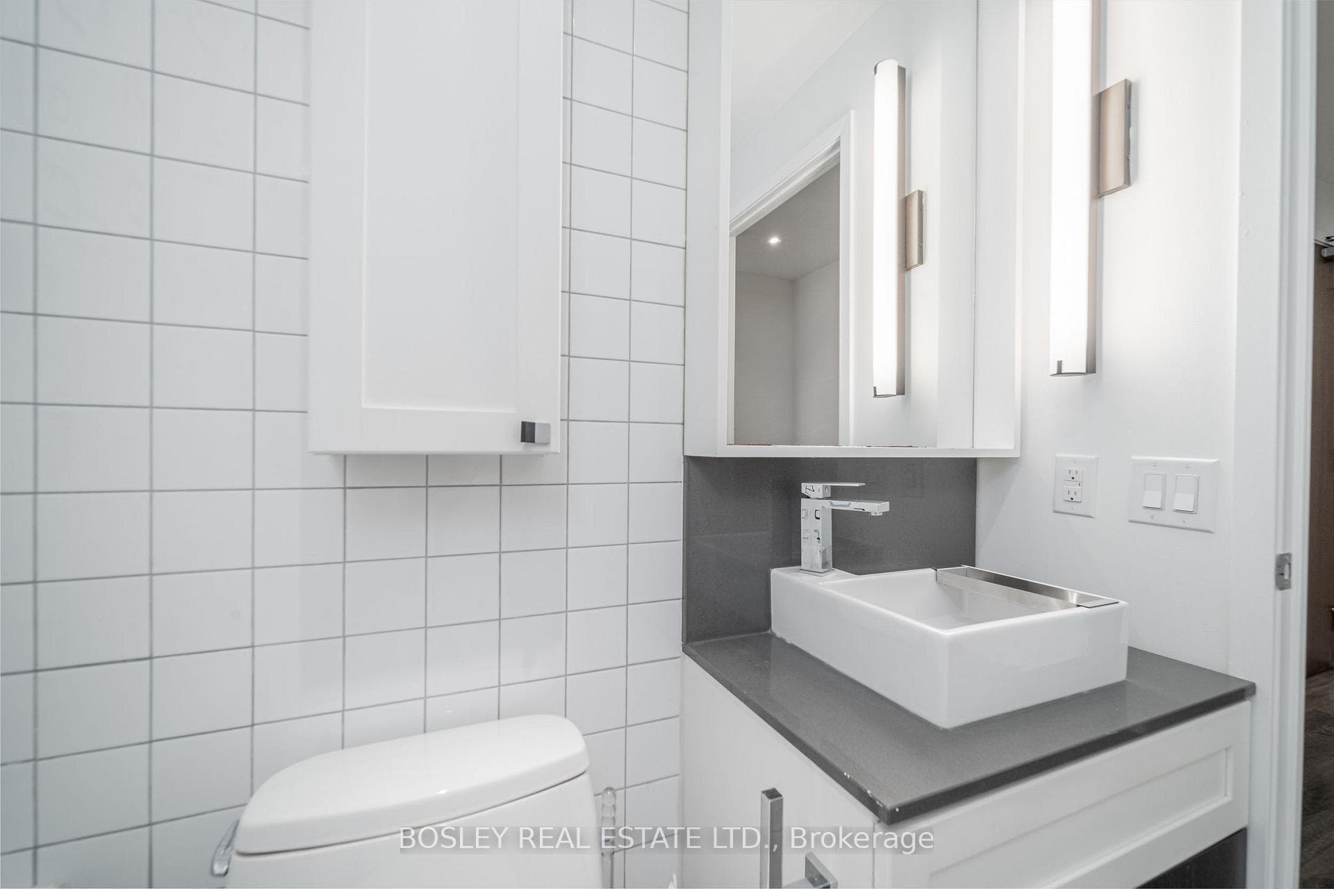 783 Bathurst Street Unit 314 photo 32