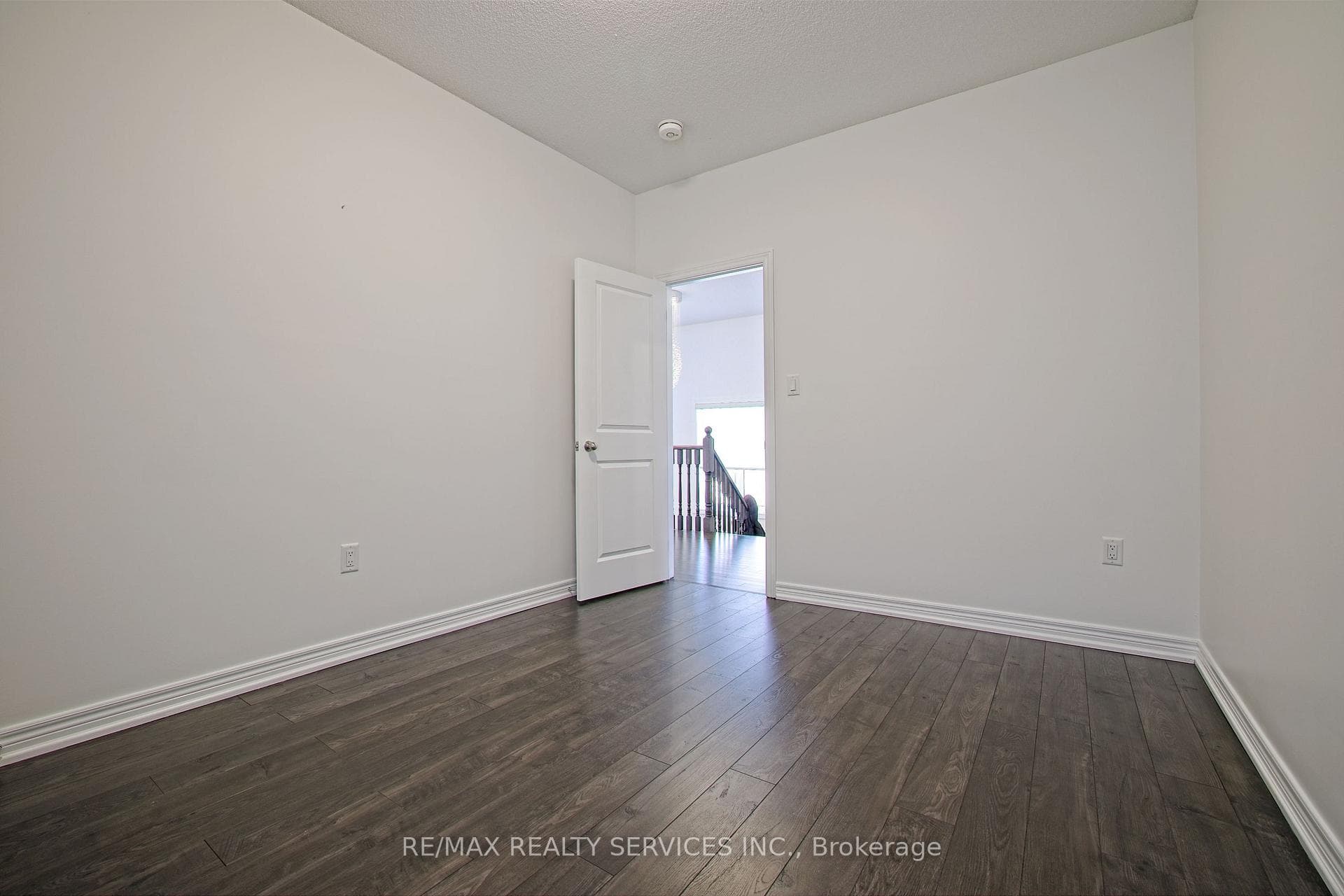 22 Ogston Crescent photo 31