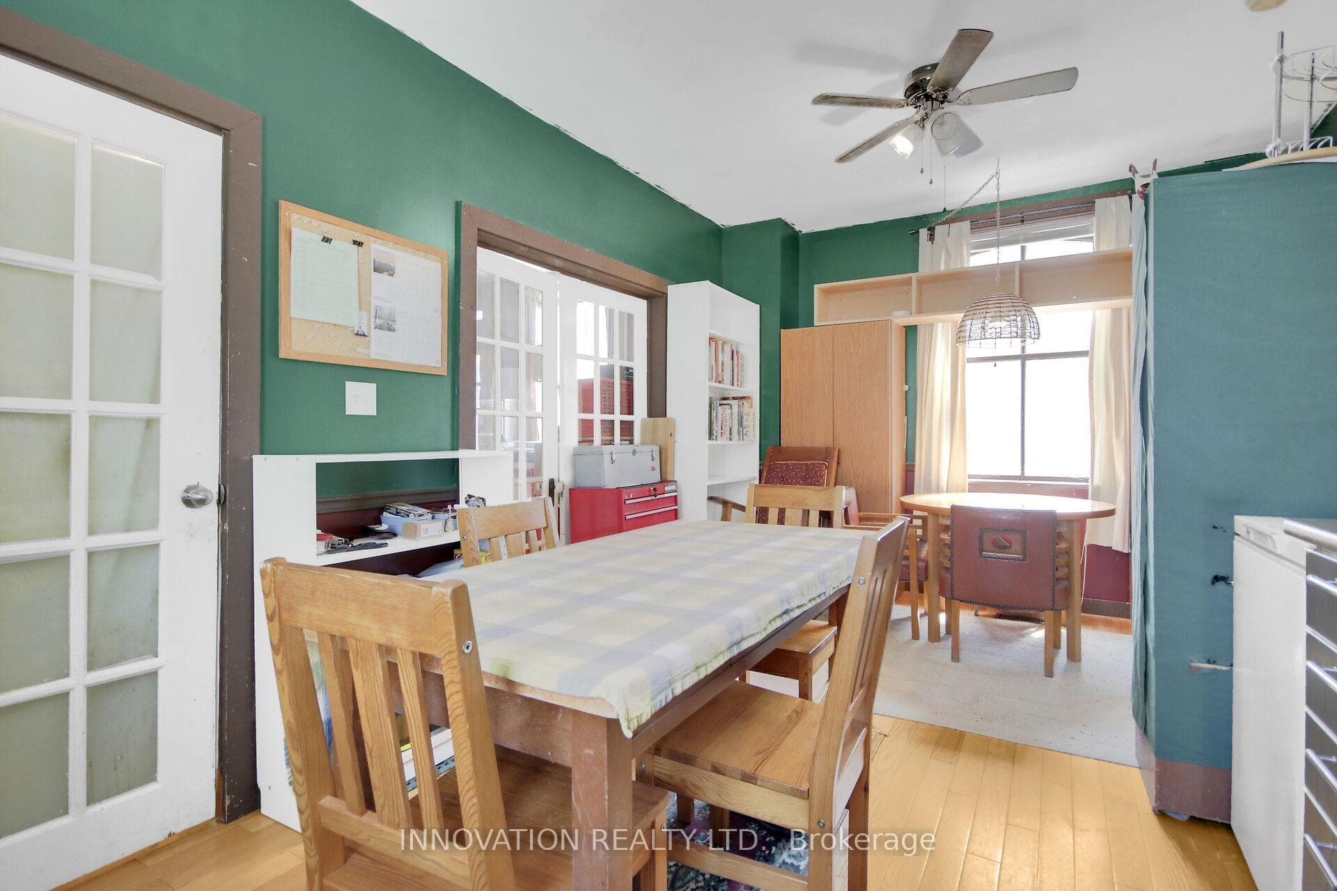 2158 Dundas Street photo 13