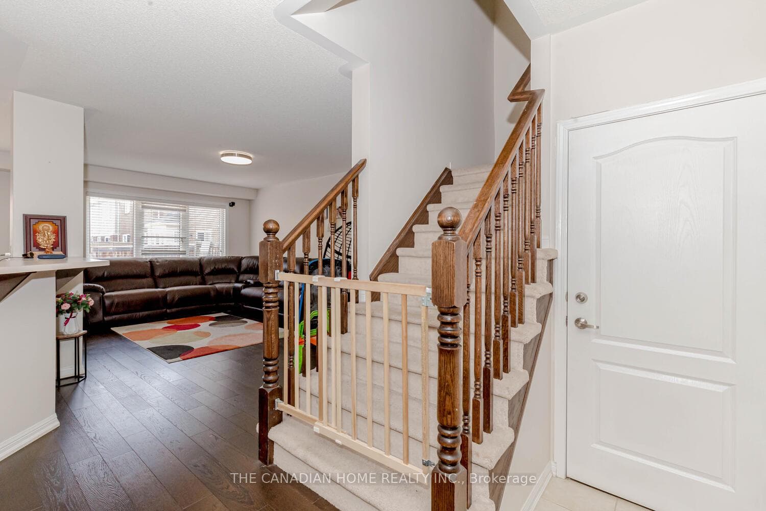 81 BLEASDALE Avenue photo 9