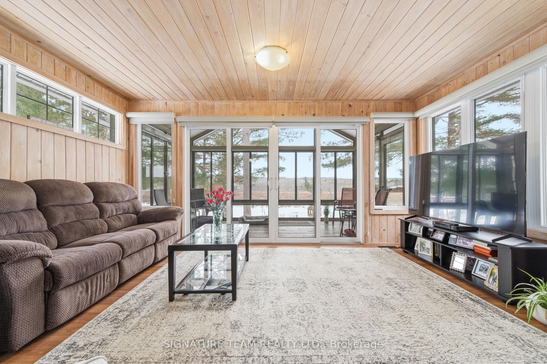 642 Pecoskie Drive photo 4