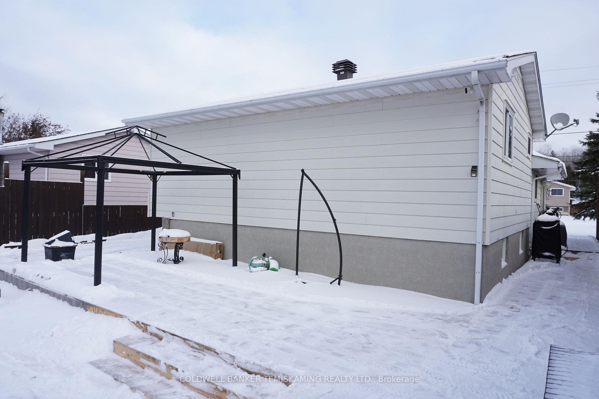 151 Carter Boulevard photo 3