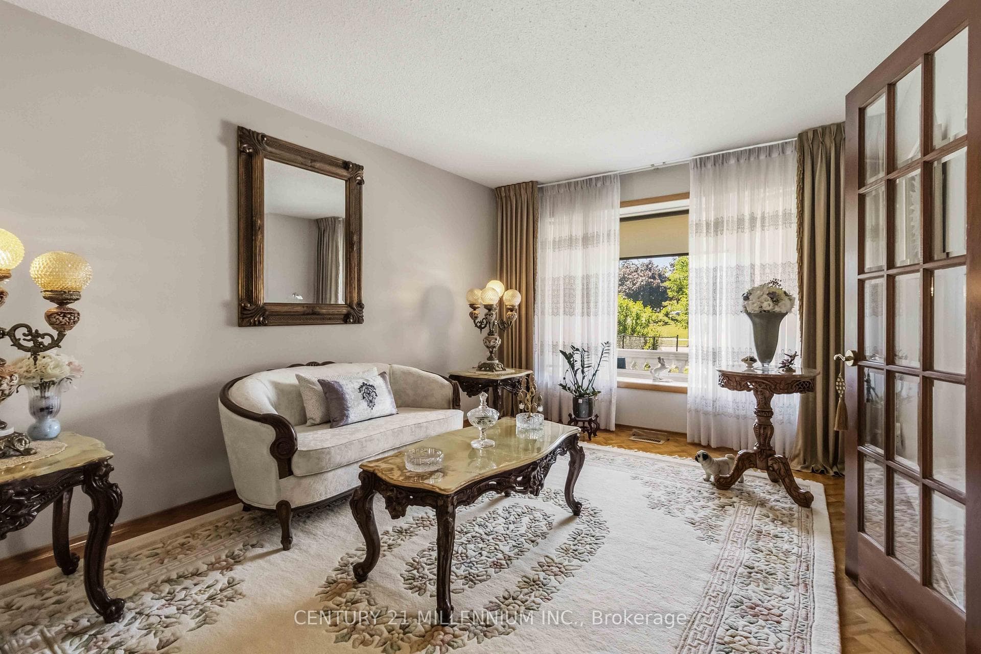 83 Sunforest Drive photo 7