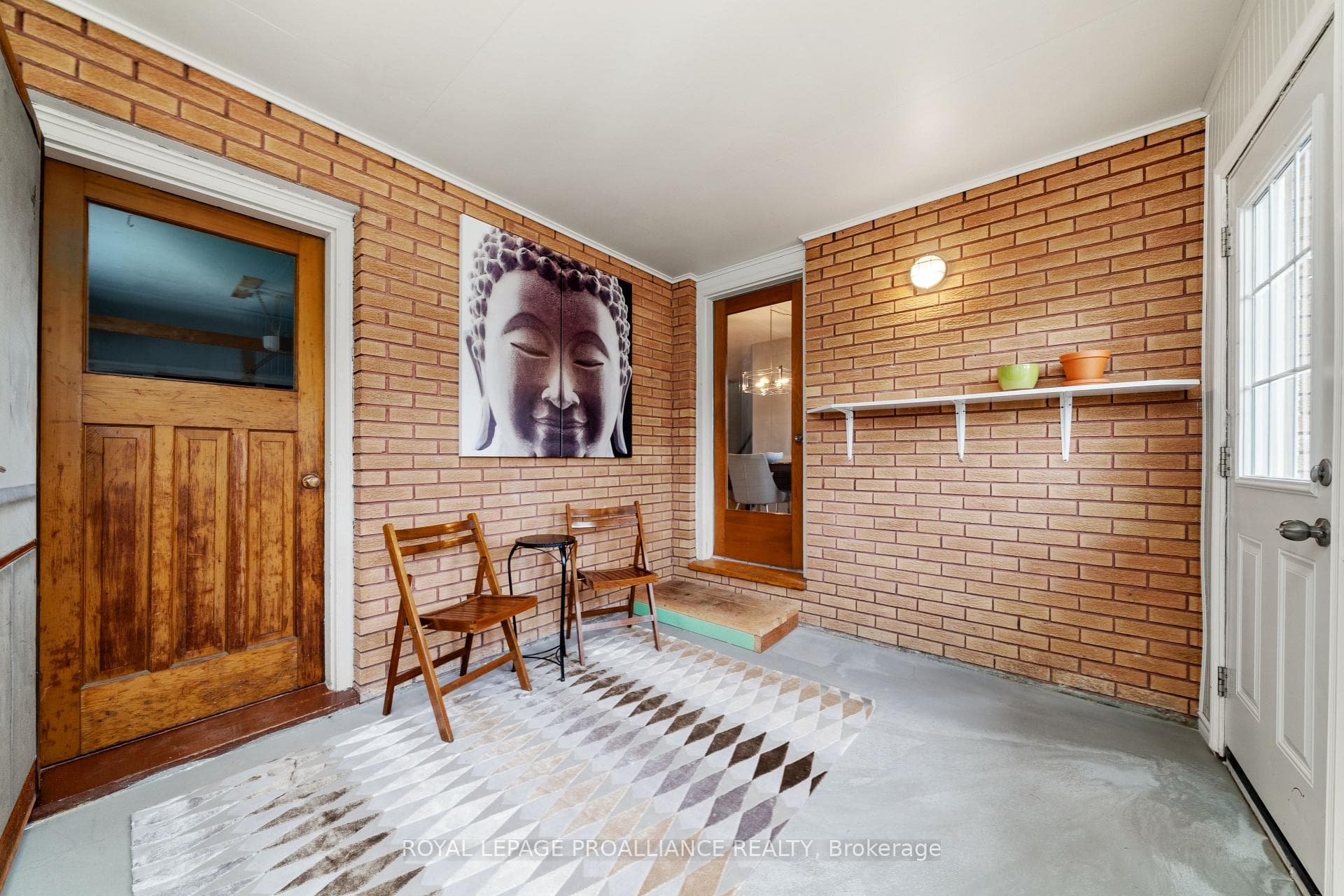 16 Kingsway Court photo 24