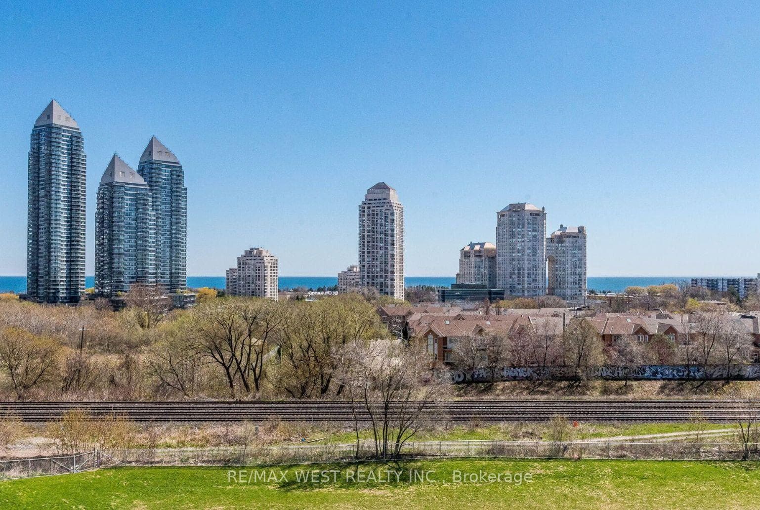 251 Manitoba Street Unit 1103 photo 3