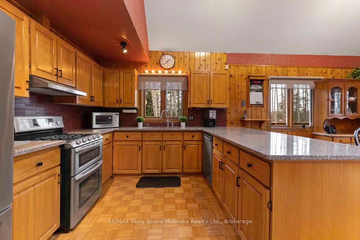 589 Centre Road photo 7
