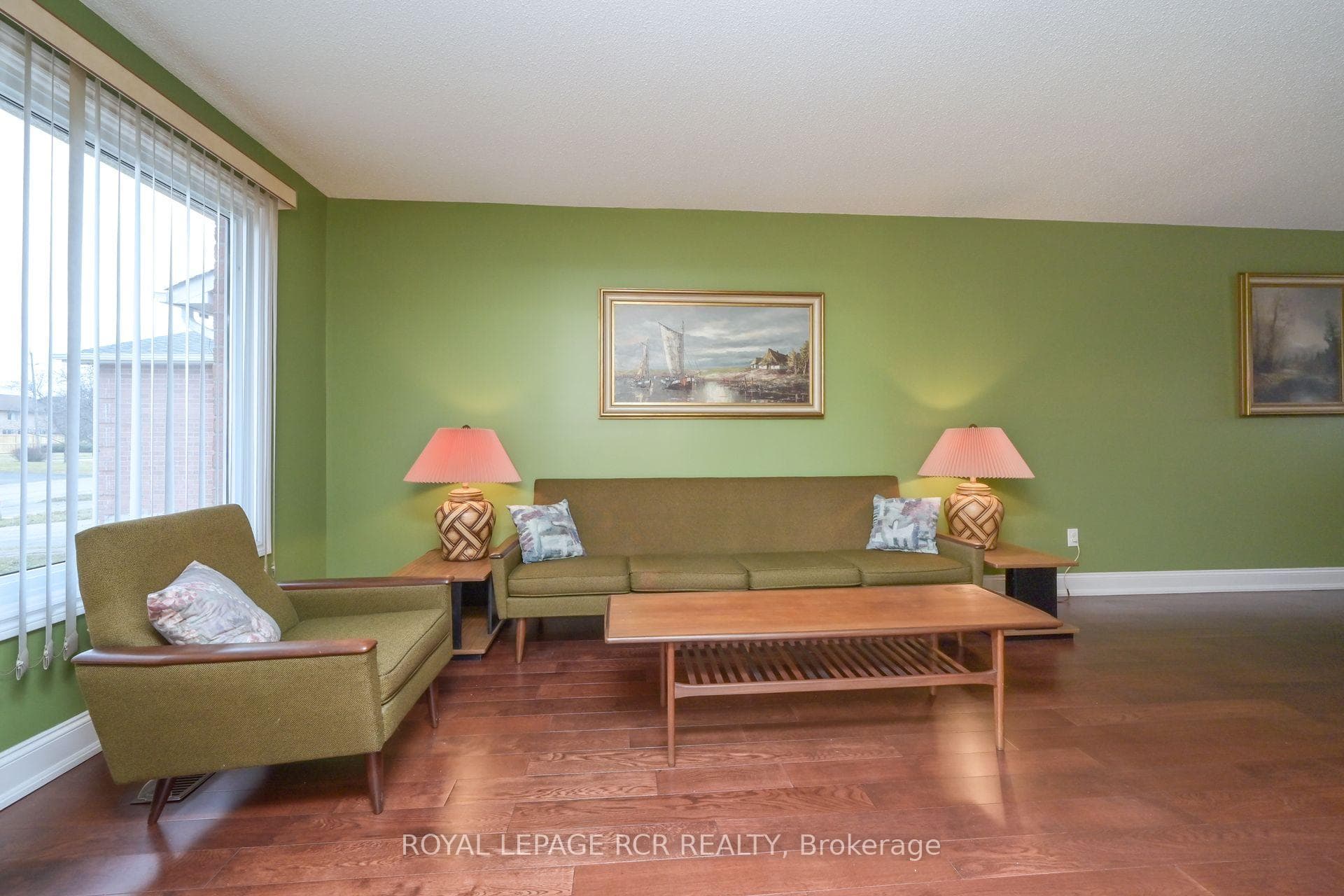 8 Fountainbridge Drive photo 7