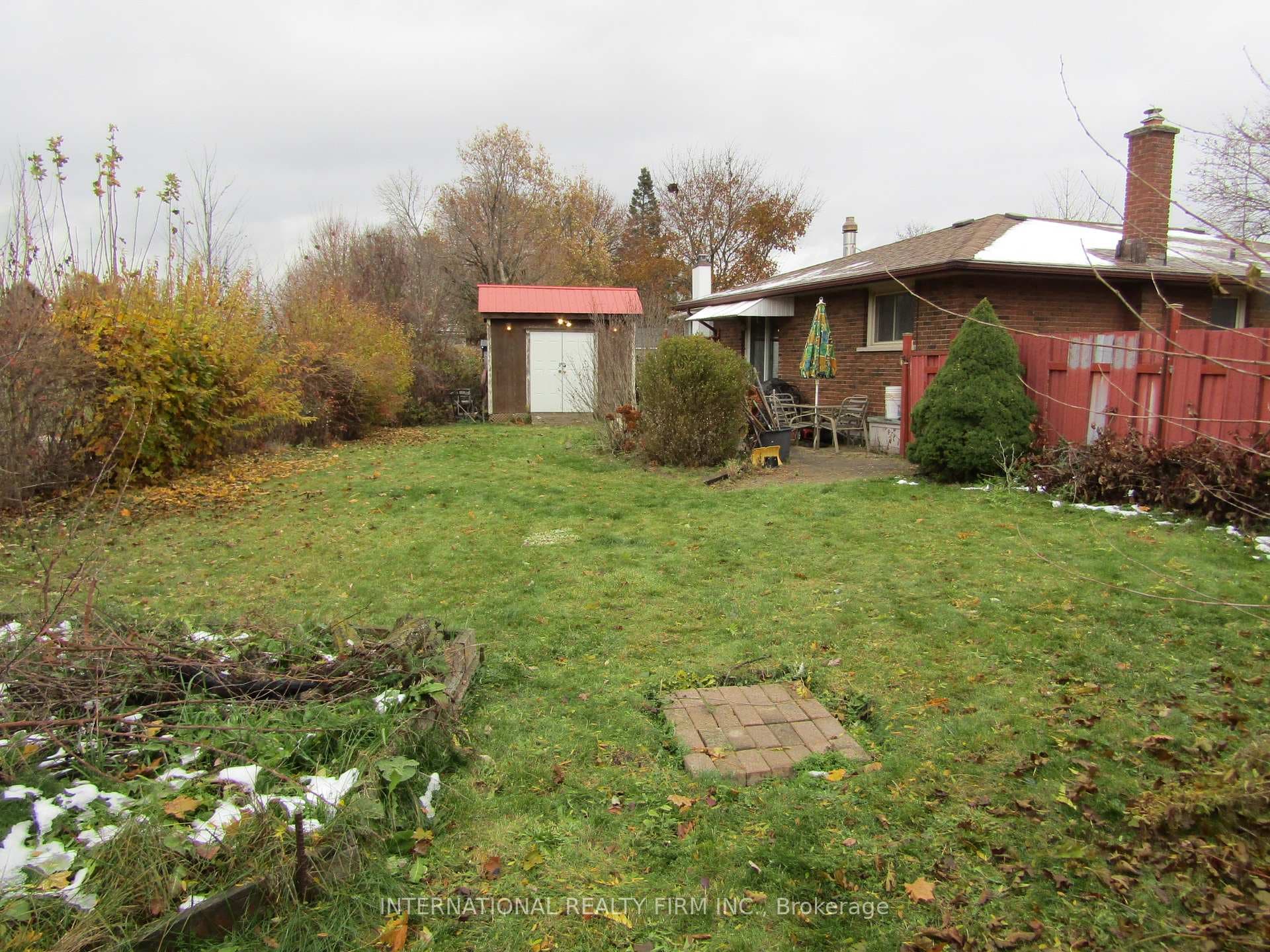 18 Foster Crescent photo 38