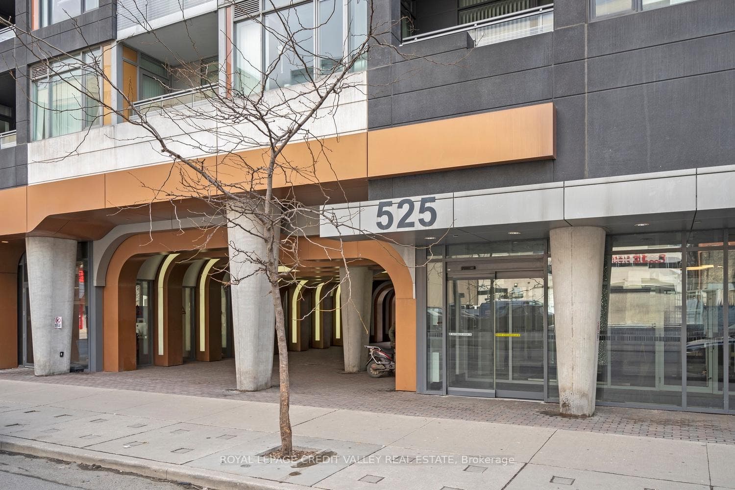 525 Adelaide Street Unit 1732 photo 2